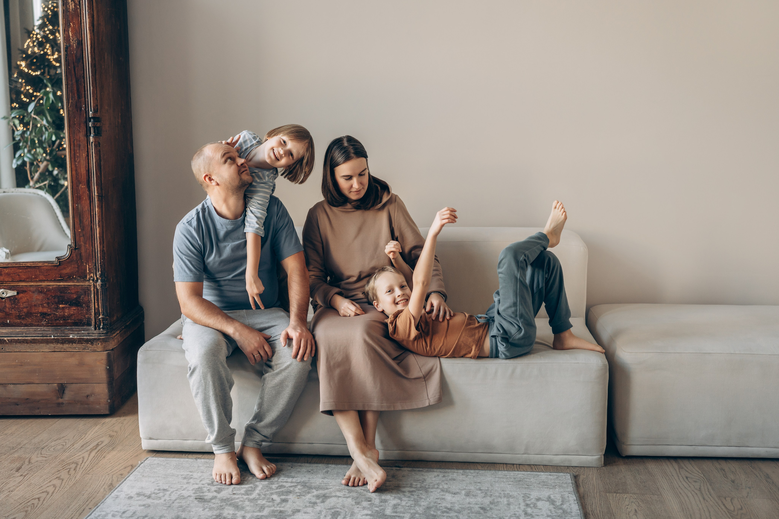 Семейная фотосессия в студии. Детский, семейный и ньюборн фотограф в Москве Юлия Шуарт