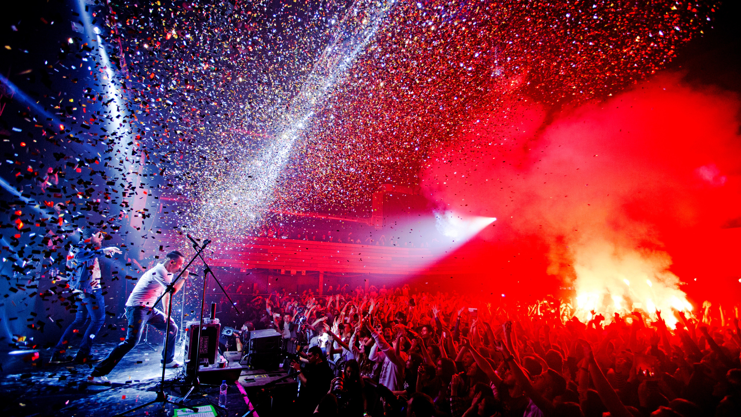 Виталий Кривцов  Музыкальный и концертный фотограф Фотосъёмка артистов, концертов и фестивалей Виталий Кривцов За кулисами музыки в кадре. Репортажный, event, концертный и backstage фотограф из Москвы Виталий Кривцов