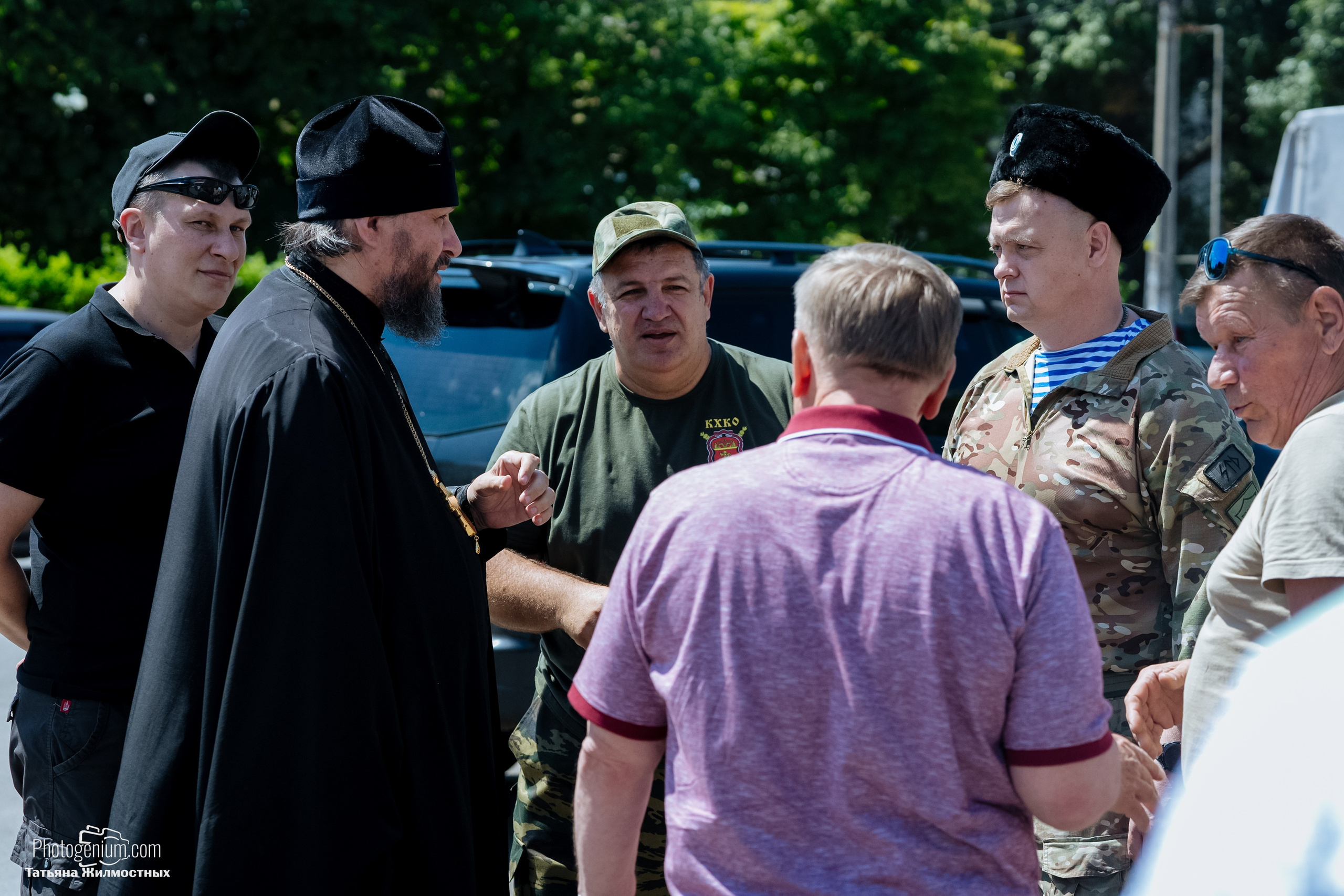 8 июня «Патриоты из Курска» сбор гуманитарной помощи у кинотеатра «Родина». Фотограф Нижний Новгород Татьяна Кейод