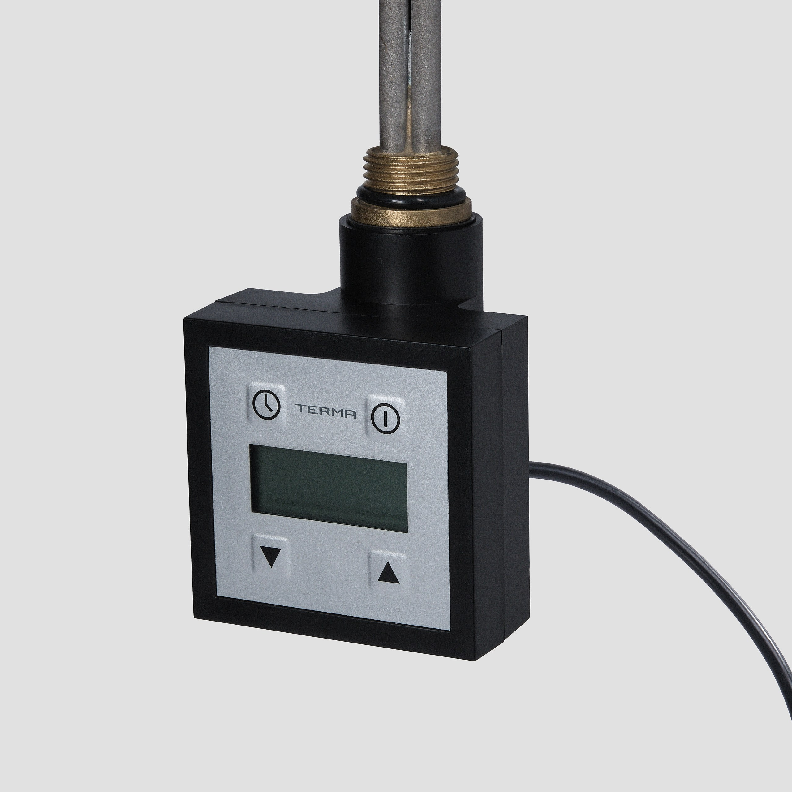 Предметные фотографии регуляторов и нагревателей для отопительных приборов