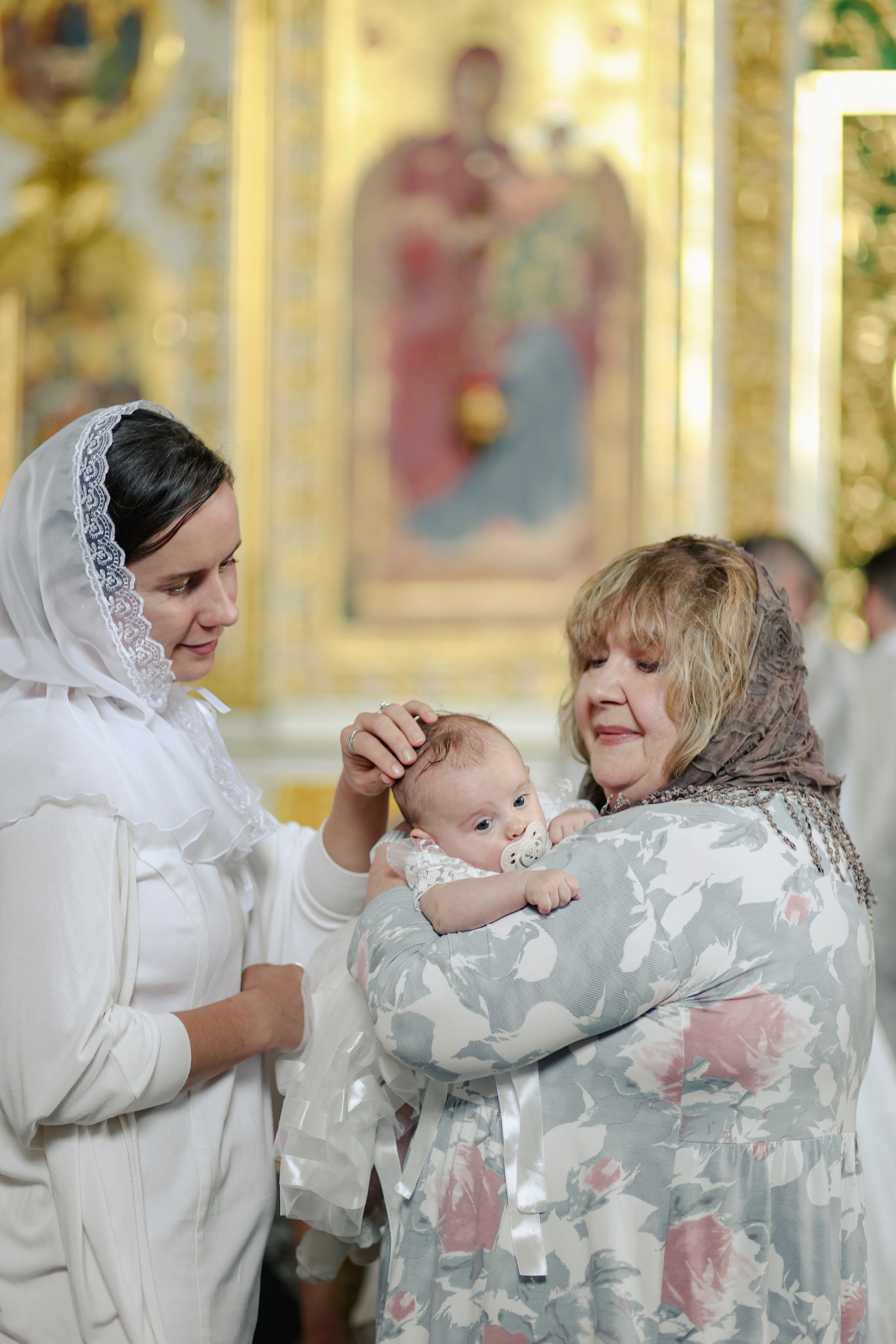 Крещение Софии. Репортажный и портретный фотограф в Санктпетербурге. Видиосъемка мероприятий в Санкт-Петербурге