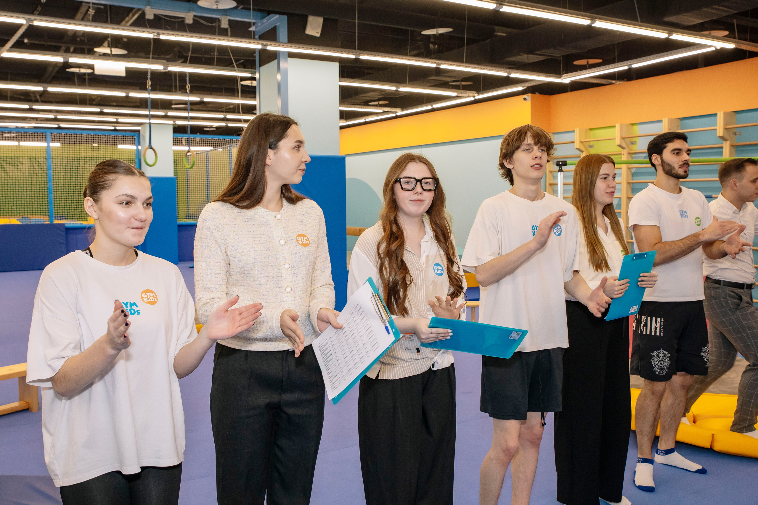 Соревнования по гимнастике в Gymkids Чертаново. Профессиональный фотограф в Москве | Заказать фотосессию и съемку