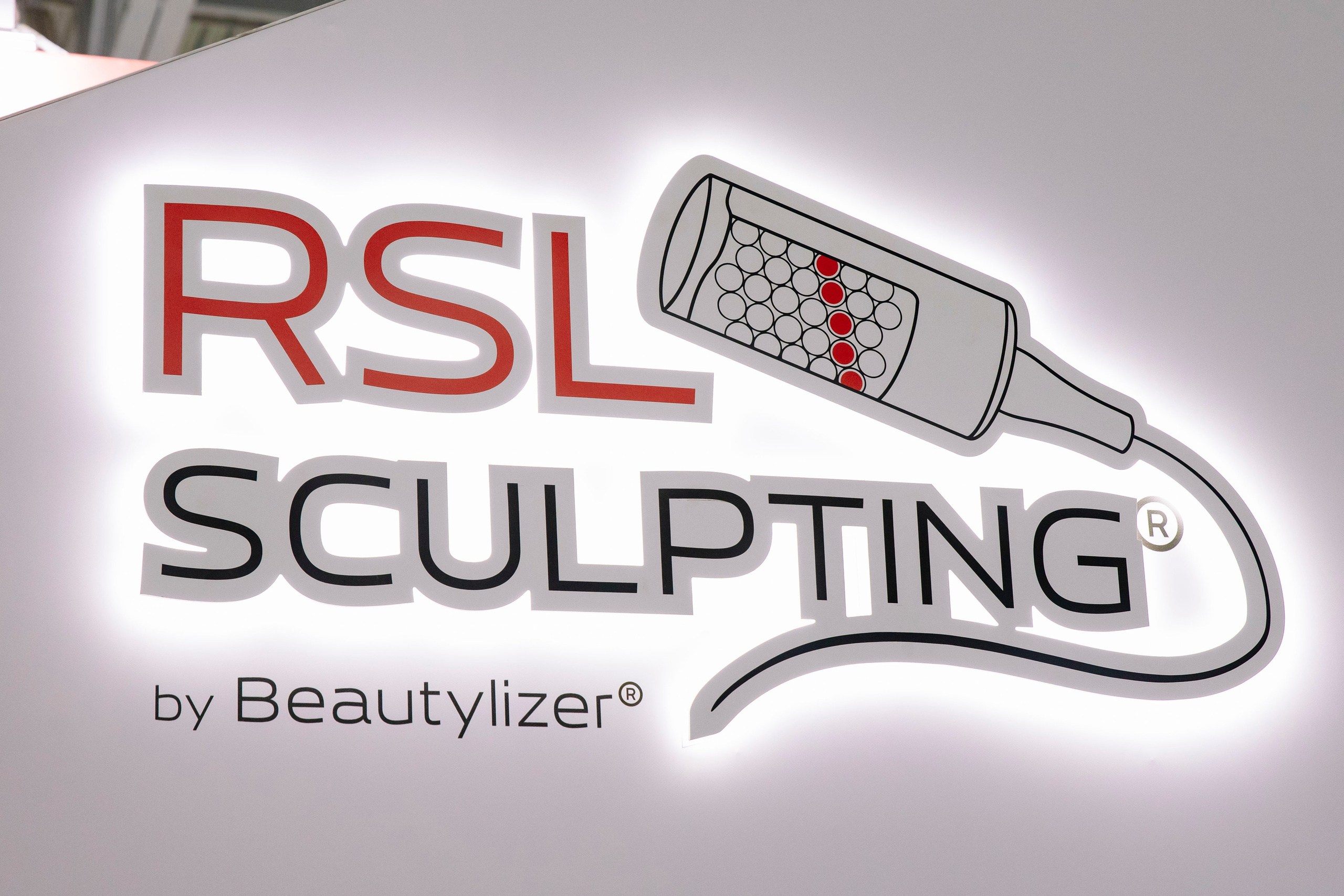 Выставка BEAUNITY by InterCHARM 2026. Профессиональный фотограф в Москве | Заказать фотосессию и съемку