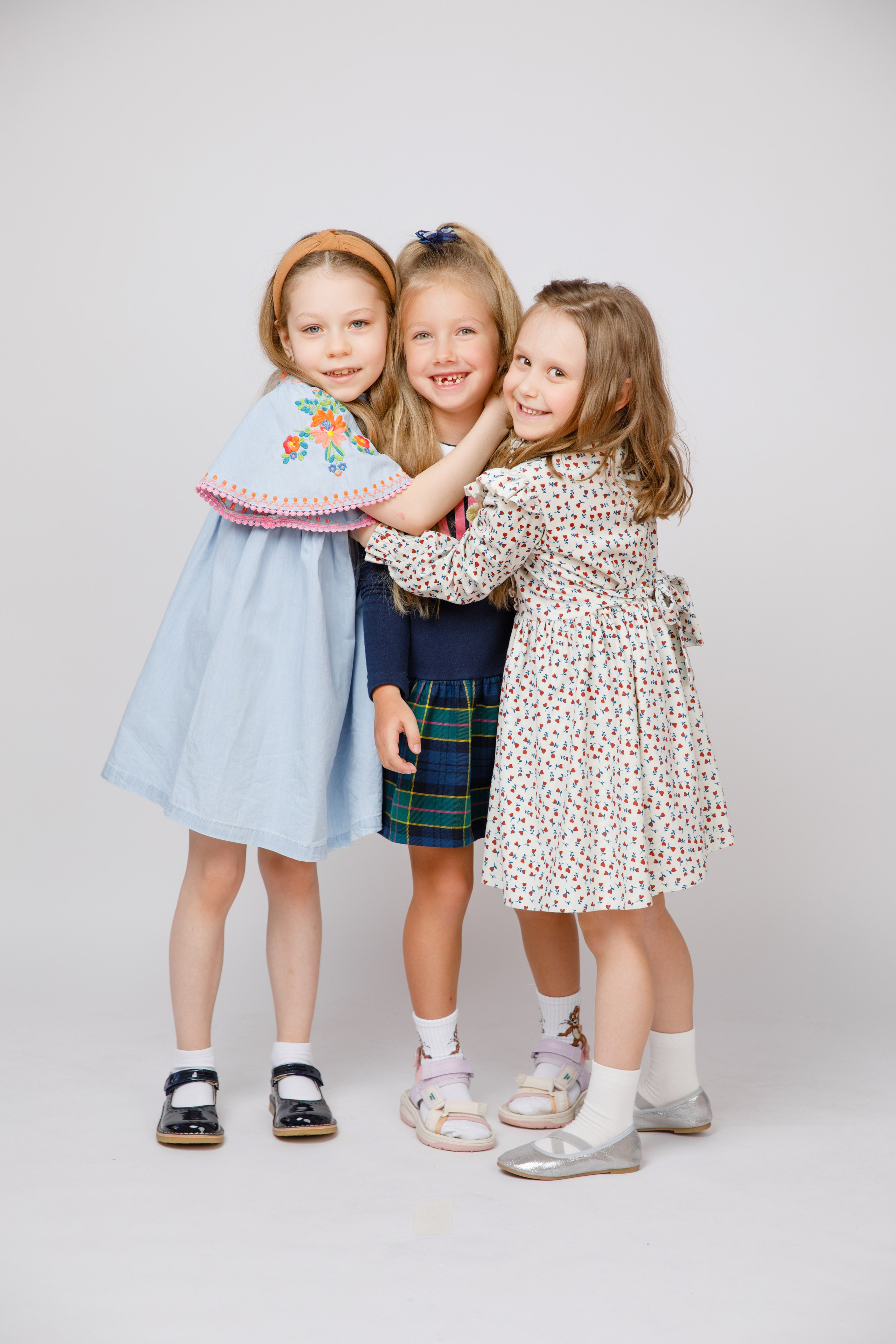 ГРУППОВЫЕ ФОТОГРАФИИ. Выпускные альбомы в Москве FOTOVMESTE