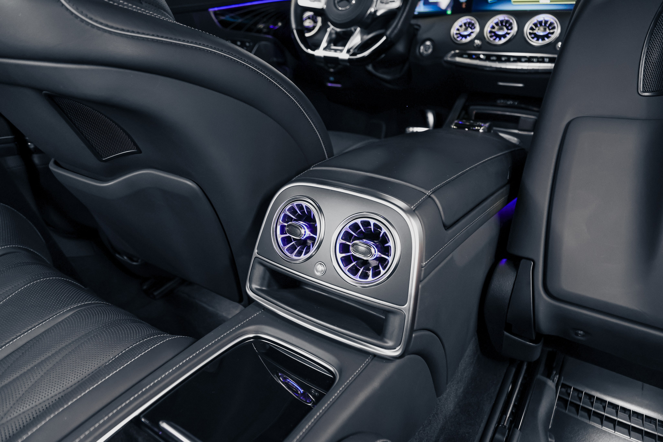 2020 MERCEDES BENZ S63 AMG WHITE ON BLACK $145,000 / 27,100 KM ODOMETER. Mixturecaptures