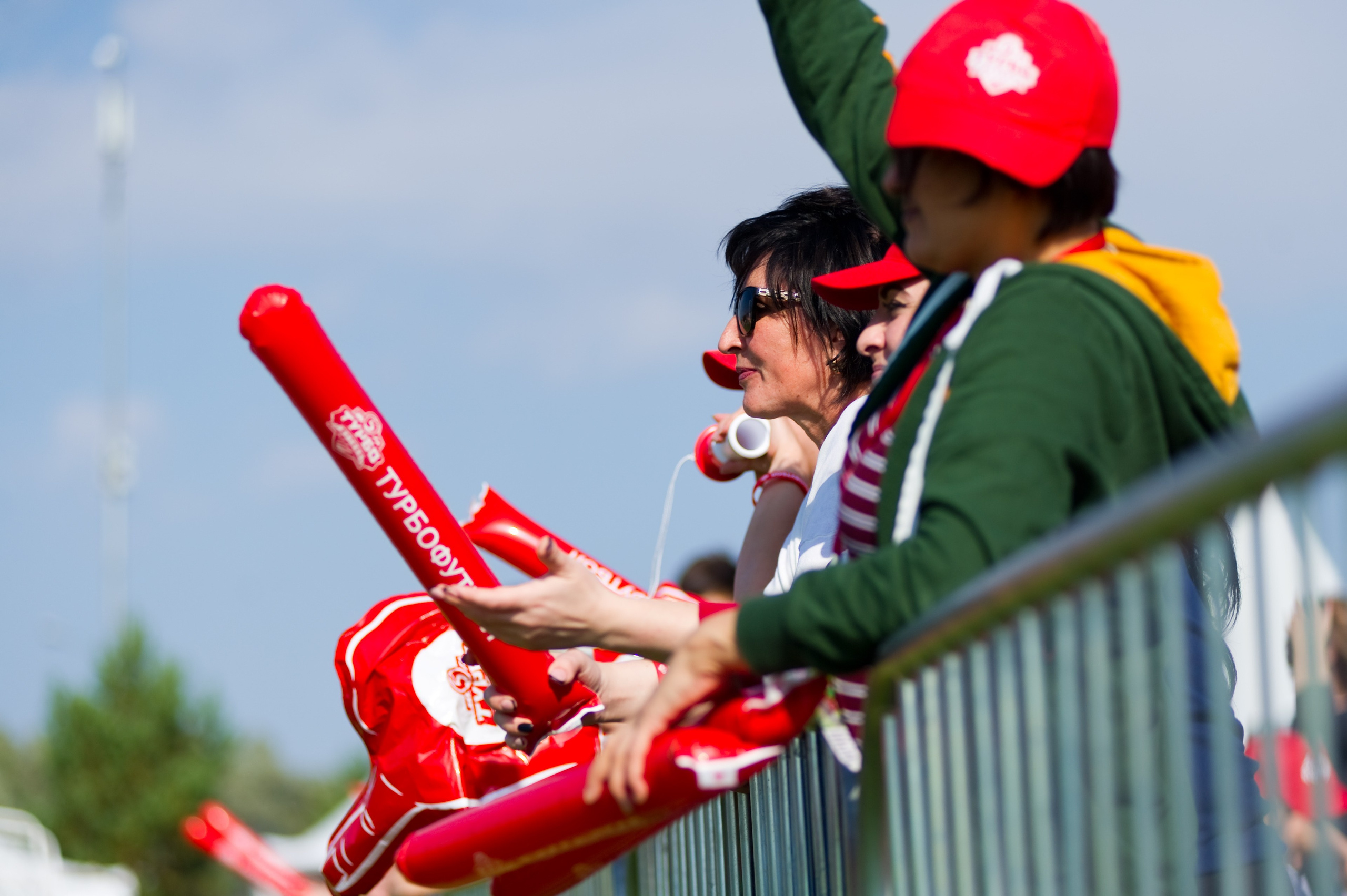 Турбофутбол (корпоративное соревнование «Пятерочки»). Репортажный фотограф и видеограф Слава Думчев. Тимбилдинги, отчетники, корпоративы