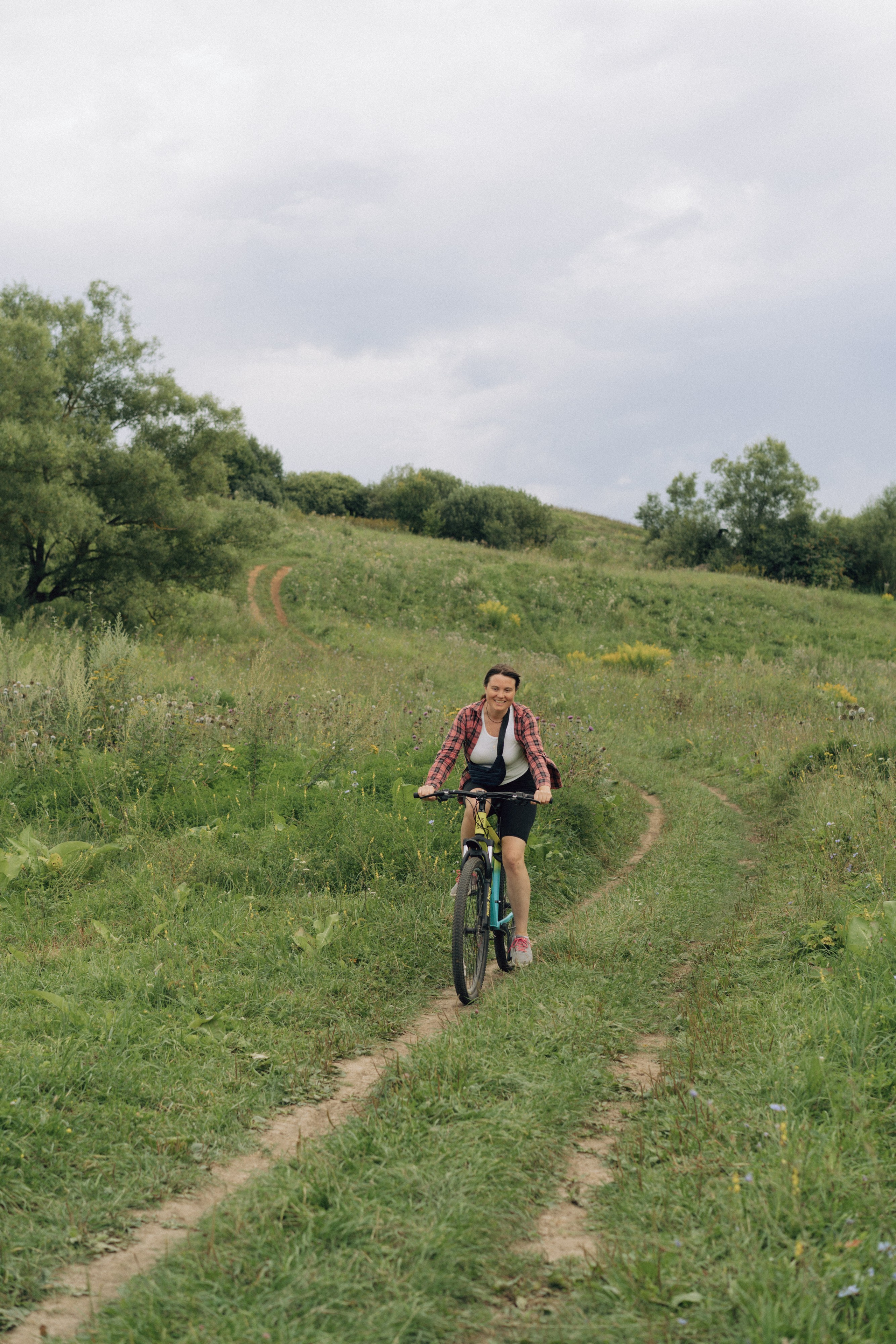 велосипедные прогулки, Заокский район, экскурсии в Поленовских местах, усадьба Поленово, лето, сыроварня, Серпуховский район, Серпухов, экскурсии на ферму, Верхнее Романово, Маяк, Романовские дачи, Приокская станция, железнодорожный переезд, групповые экскурсии на велосипеде, индивидуальные экскурсии 