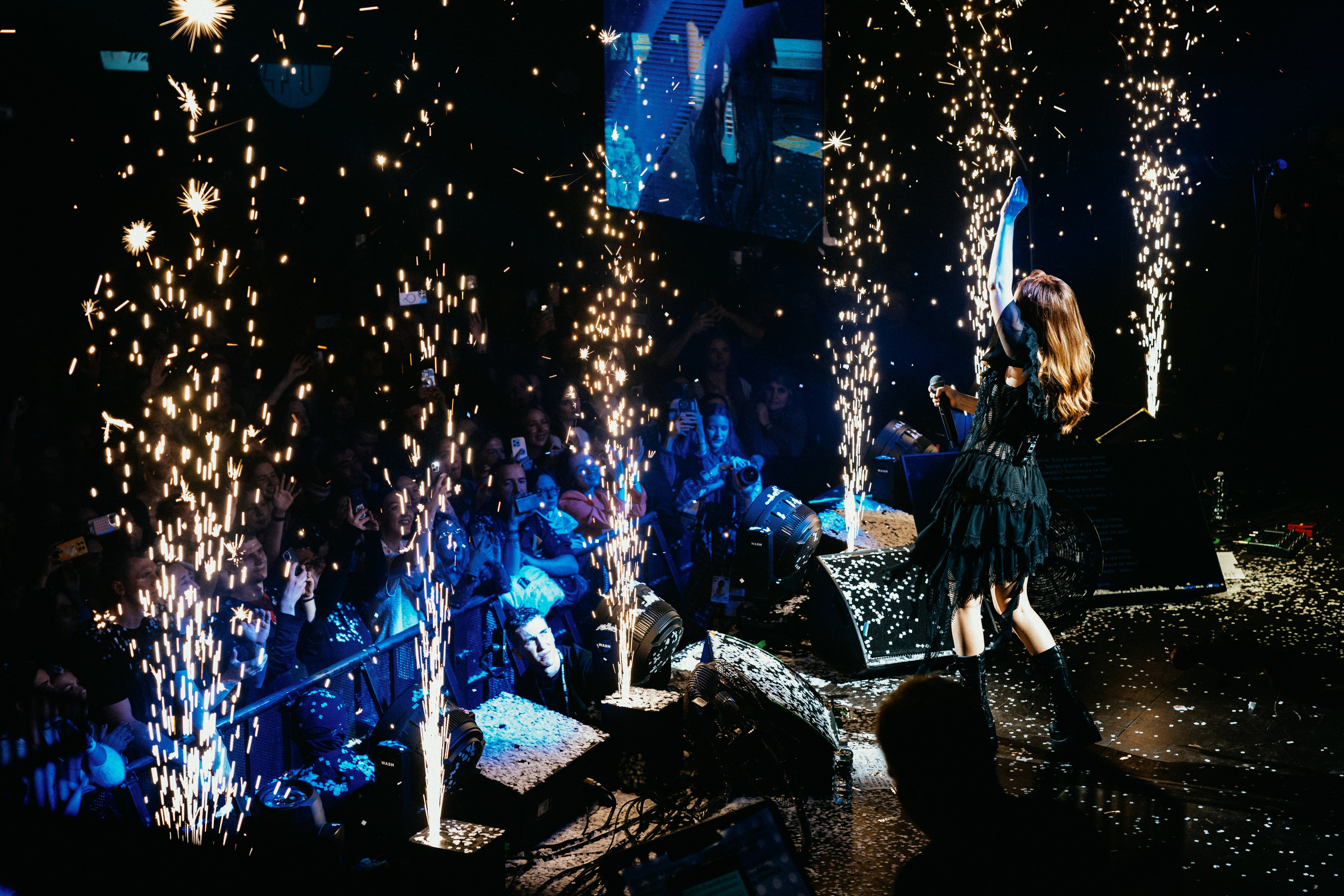 Концерт Максим в Санкт-Петербурге. Фотограф Елизавета Федосова. Репортажная съемка концерта. 