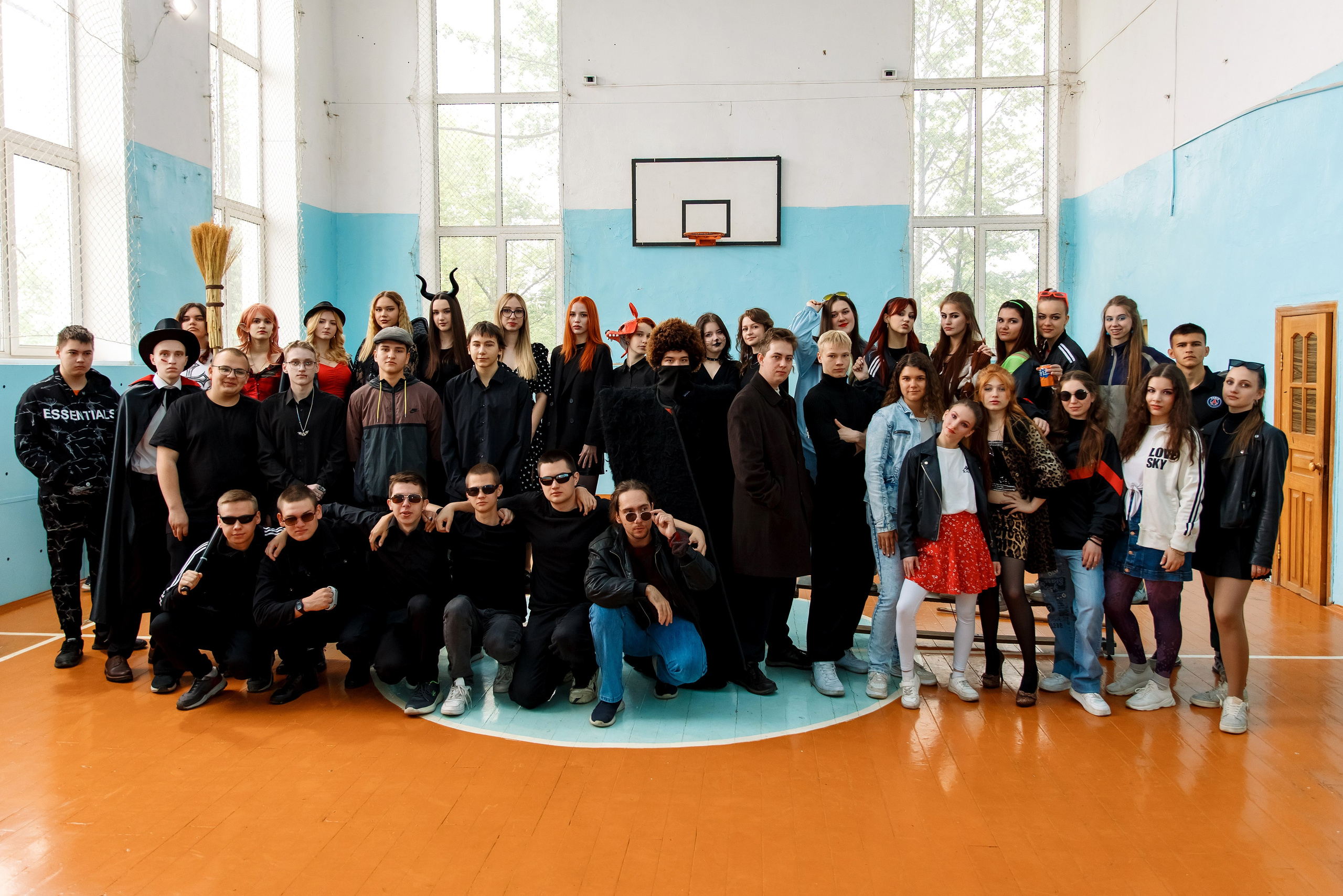 11 класс день не послушания в школе. Фотограф Любовь Корниенко, Примоский край