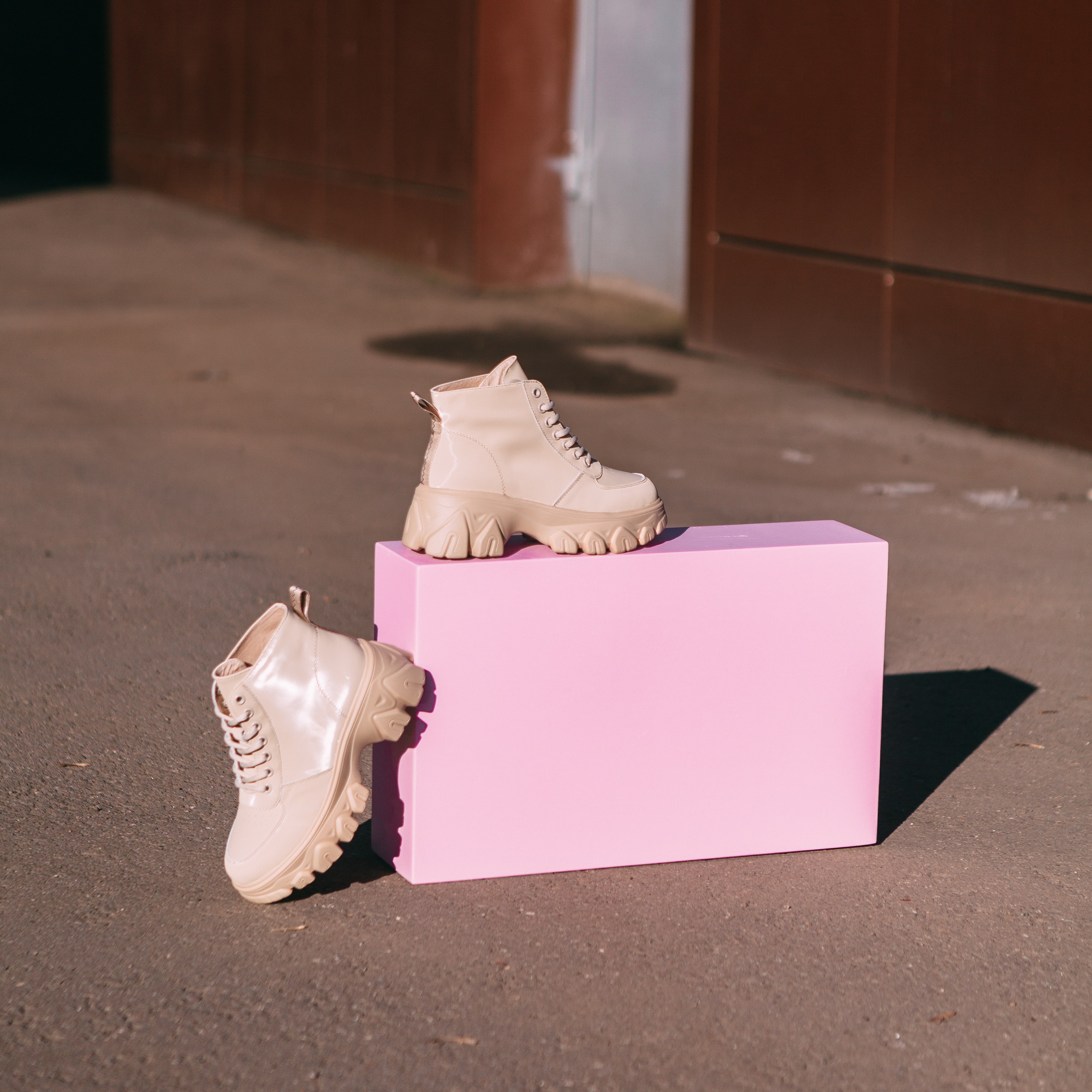 Обувь-модели. Съемка в фотостудии для маркетплейсов. Топ-фотограф