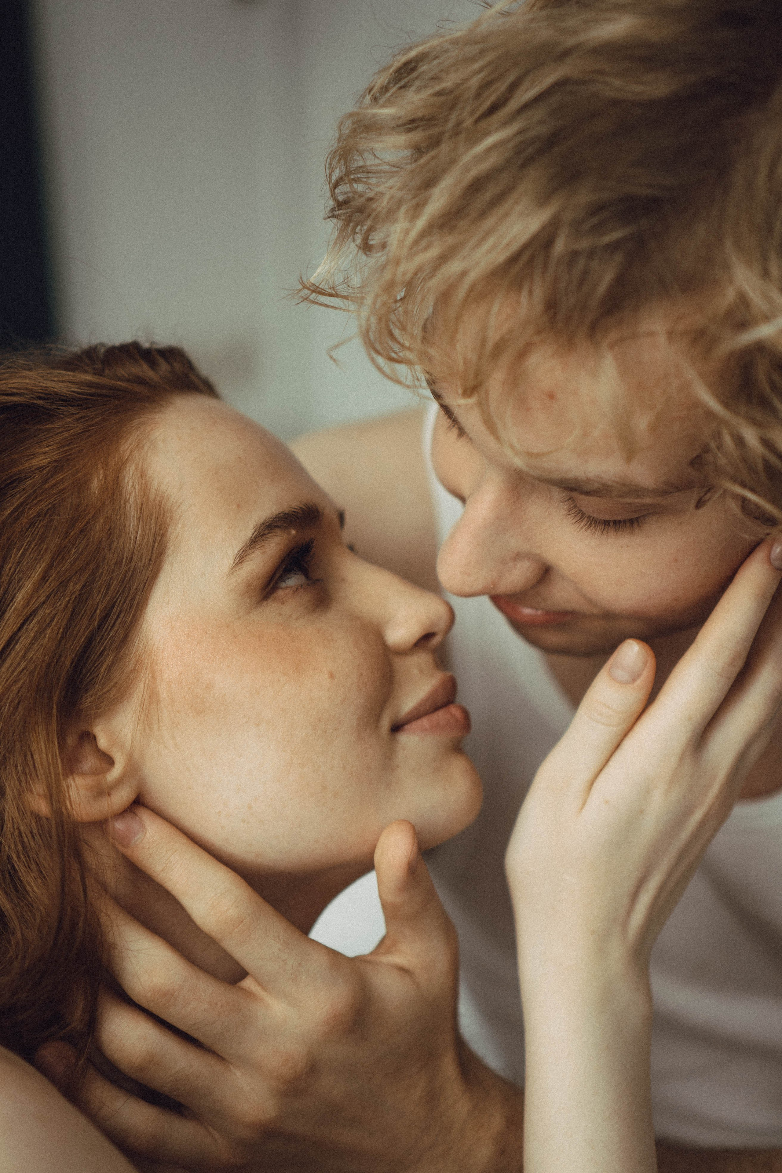 СВАДЕБНАЯ СЬЕМКА В ОТЕЛЕ. СБОРЫ ЖЕНИХА И НЕВЕСТЫ И ТАКЖЕ ТОР И ПОДГОТОВКА К ПРОГУЛКЕ. Профессиональный фотограф, Санкт-Петербург — Виктория Богомолова