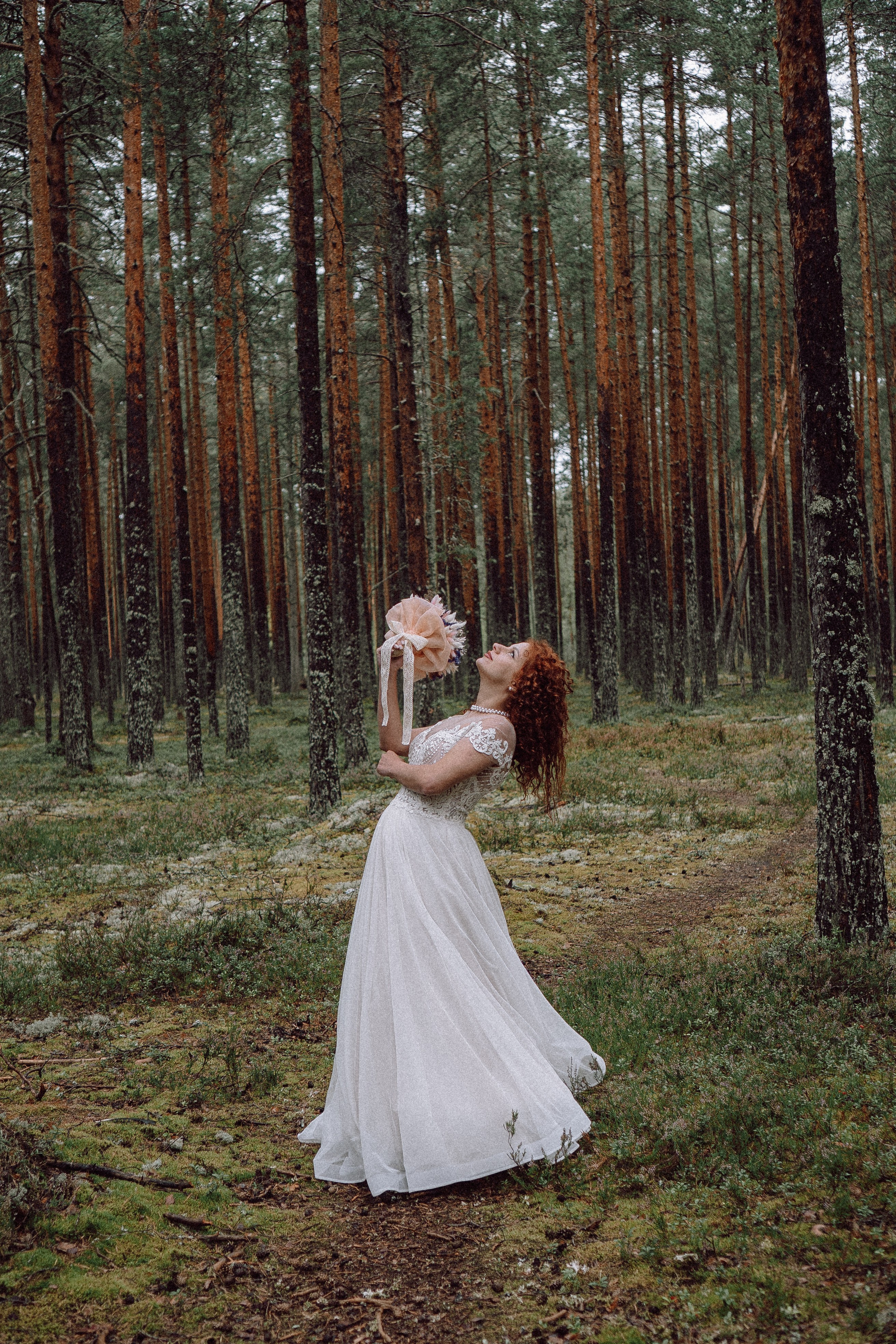 СВАДЕБНАЯ ФОТОСЕССИИЯ ПАРЫ В ГОРОДЕ ПРИОЗЕРСК В СОСНОВОМ ЛЕСУ И С ПИКАПОМ. Профессиональный фотограф, Санкт-Петербург — Виктория Богомолова