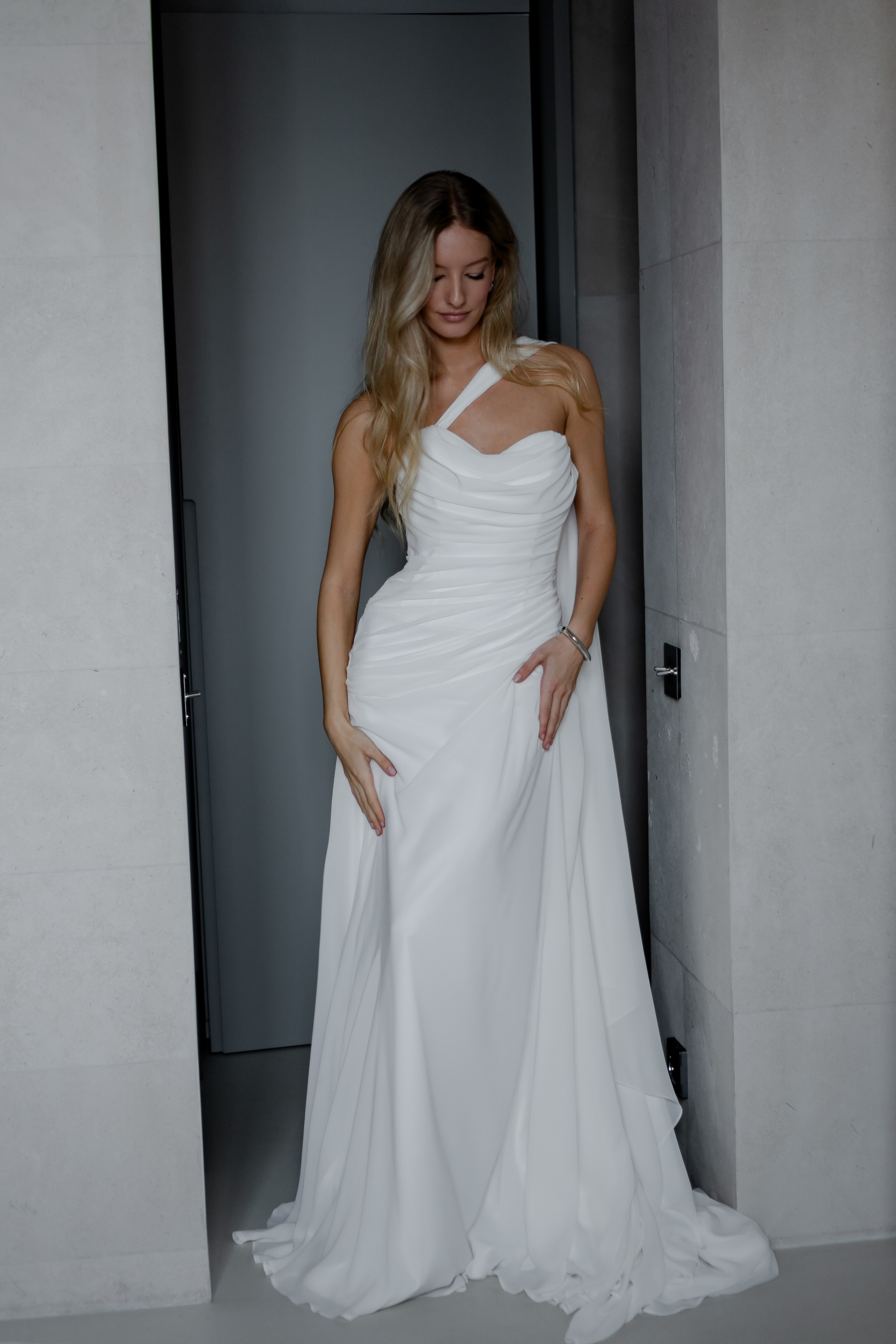 ЭЛЕГАНТНАЯ СВАДБЕНАЯ СЬЕМКА ЖЕНИХА И НЕВЕСТЫ В ДОРОГОМ ОТЕЛЕ САНКТ-ПЕТЕРБУРГА. Профессиональный фотограф, Санкт-Петербург — Виктория Богомолова