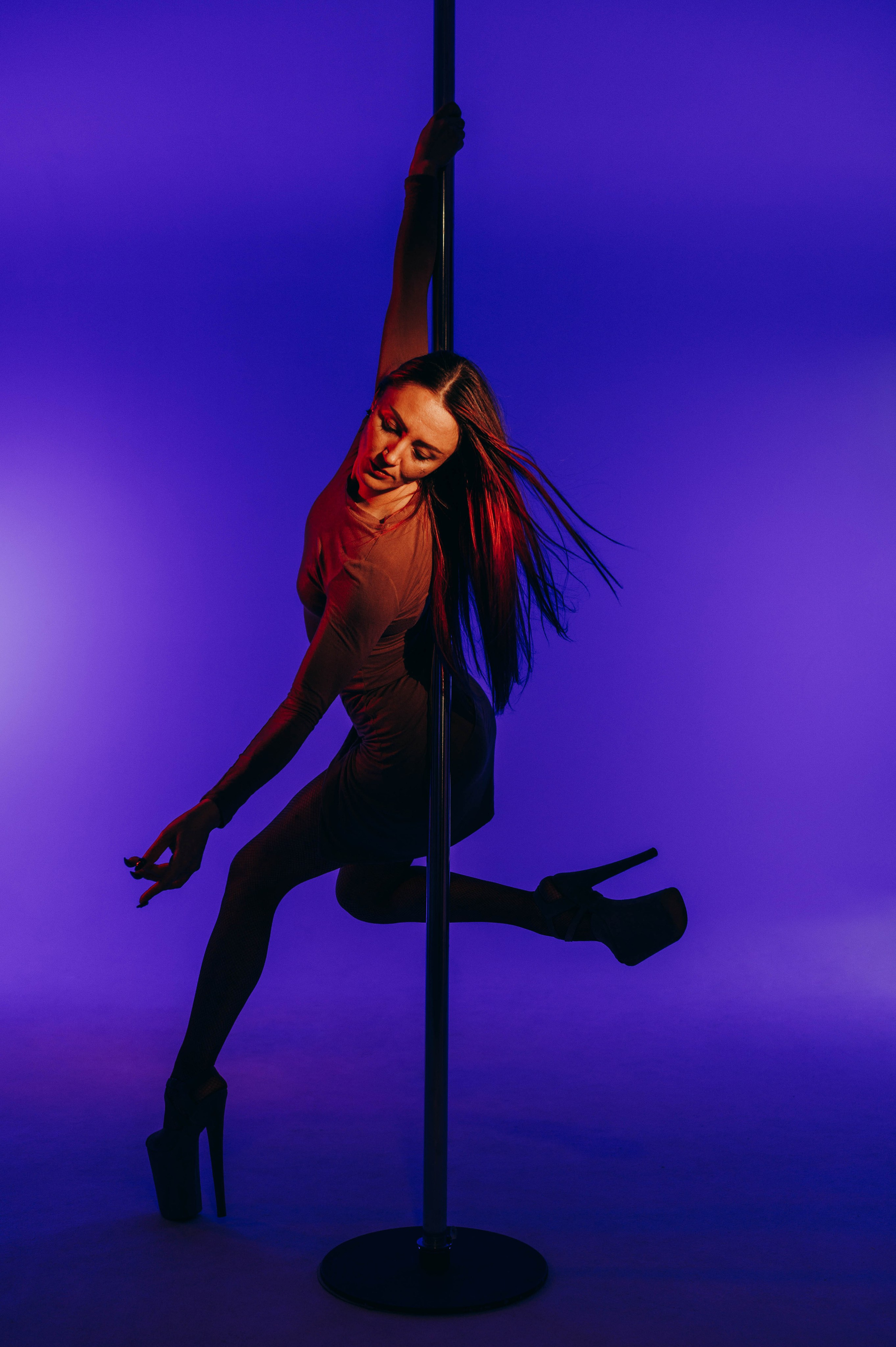 Фотосессия танцоров СПБ, фотосъемка для танцевальной школы Санкт-Петербург, танцевальная фотосессия СПб, фотосъемка танцевального коллектива. Танцевальная студия "Dance stars". Фотосессия с цветным светом СПб, фотосессия на пилоне