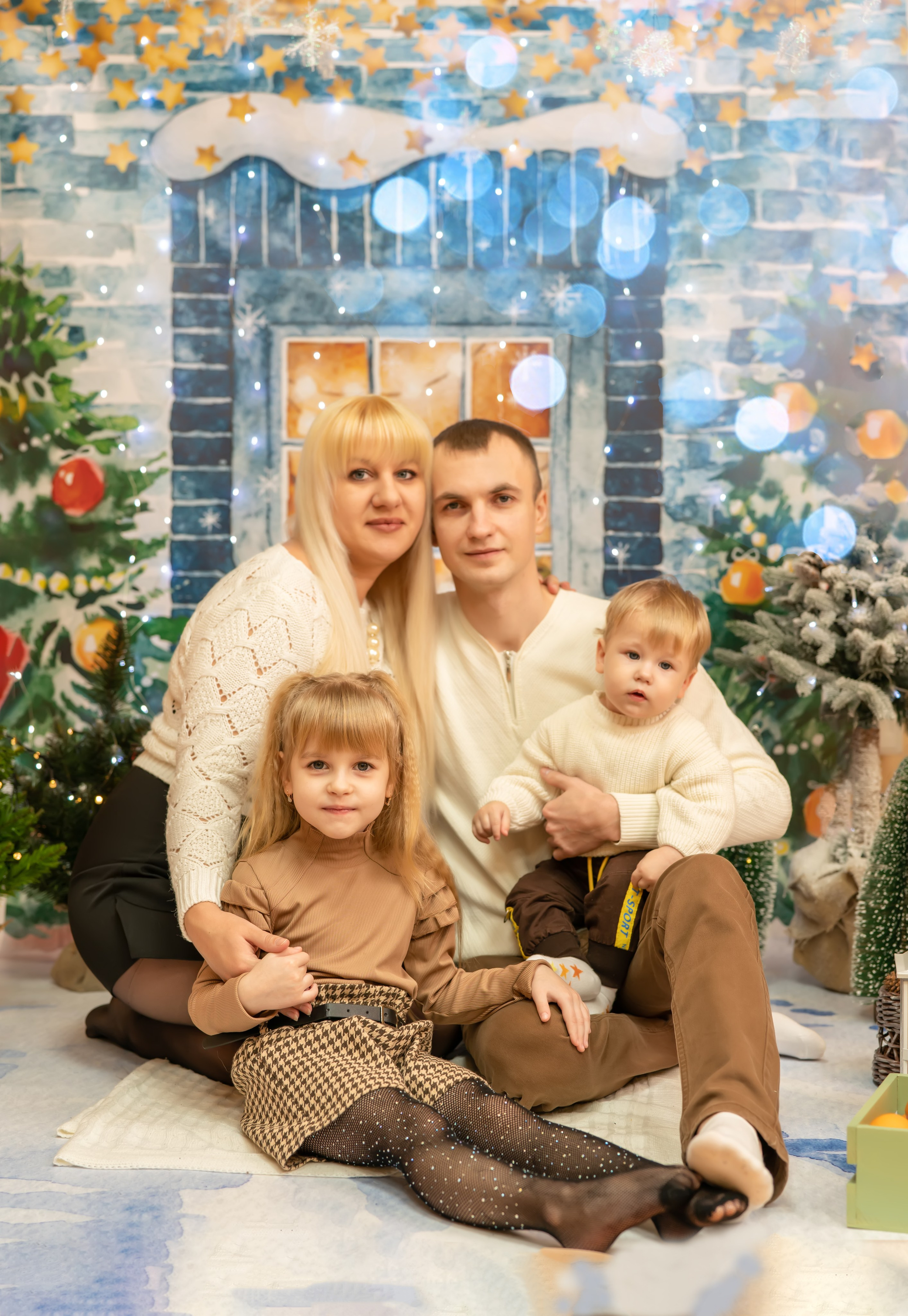 Новогодняя съемка для Анастасии, Максима, Ксении и Кирилла. Семейный и детский фотограф Тула Ясногорск Тульская область Надежда Кукушкина