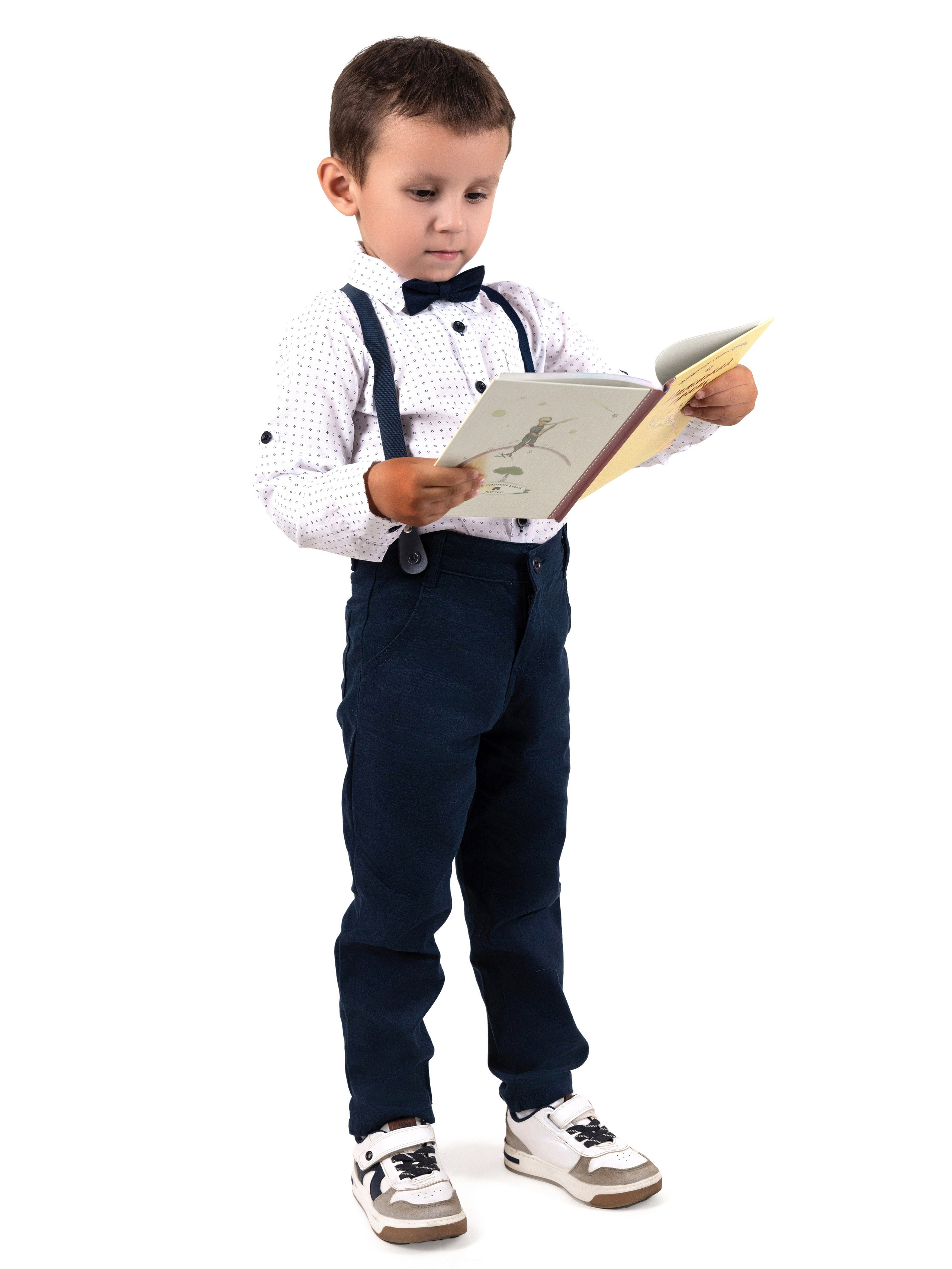 Детский костюм джентльмена, модельная съемка для маркетплейсов. Олейник Денис — предметный фотограф, фотограф для маркетплейсов в Казани