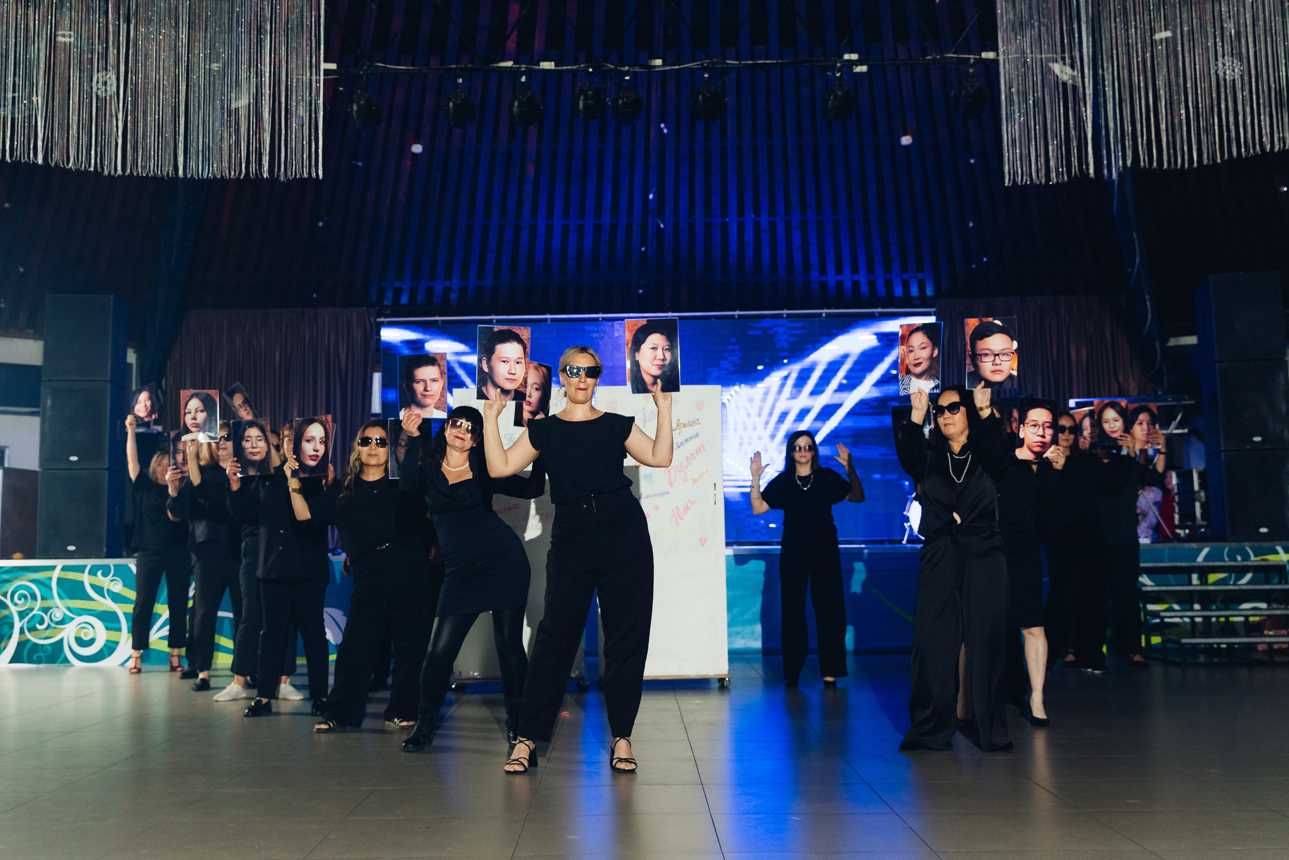 Выпускной вечер. 49 школа. Баран на корове. Свадебный и семейный фотограф в Улан-Удэ