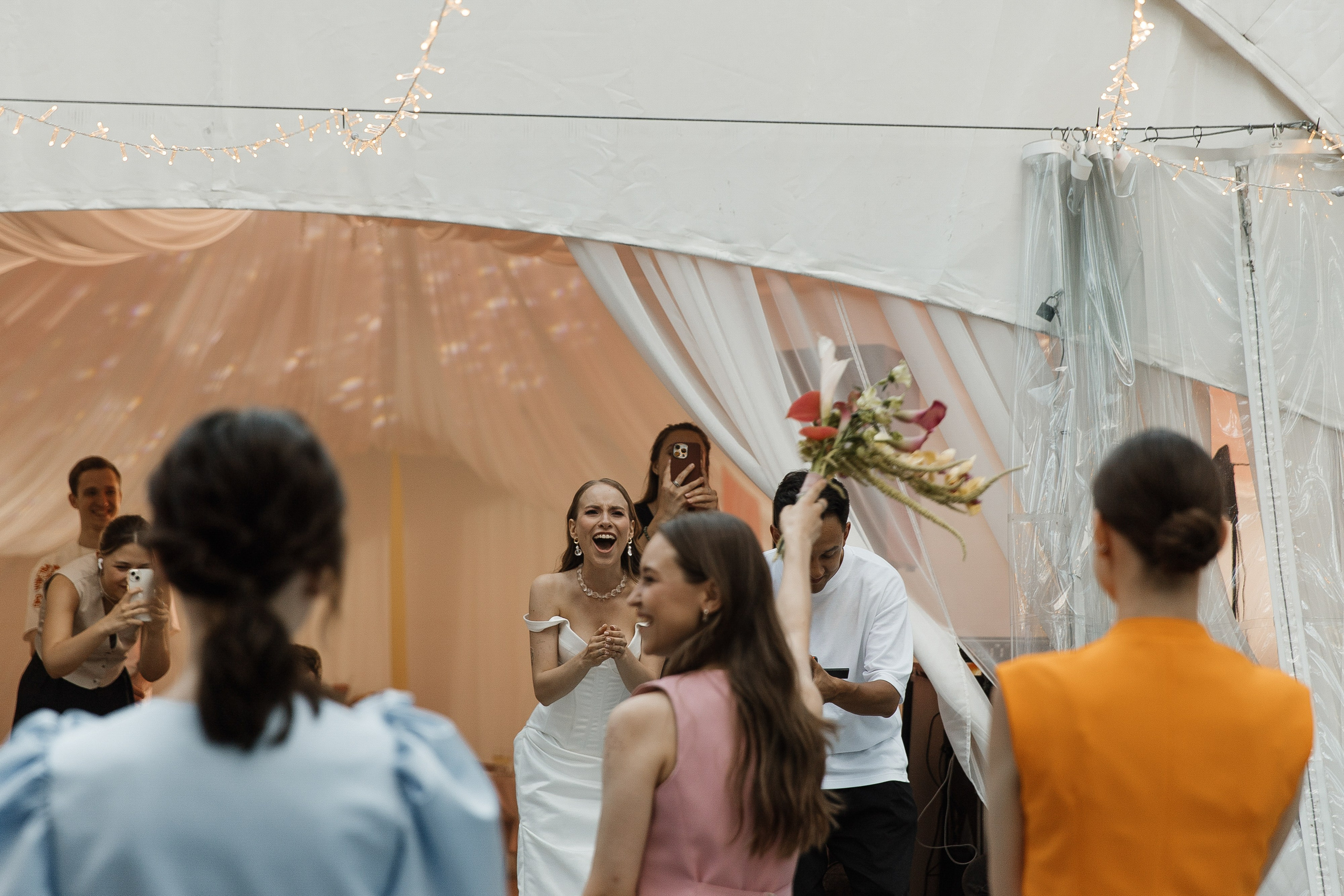 Вот такая заварушка. Свадебный фотограф Саша Базенко