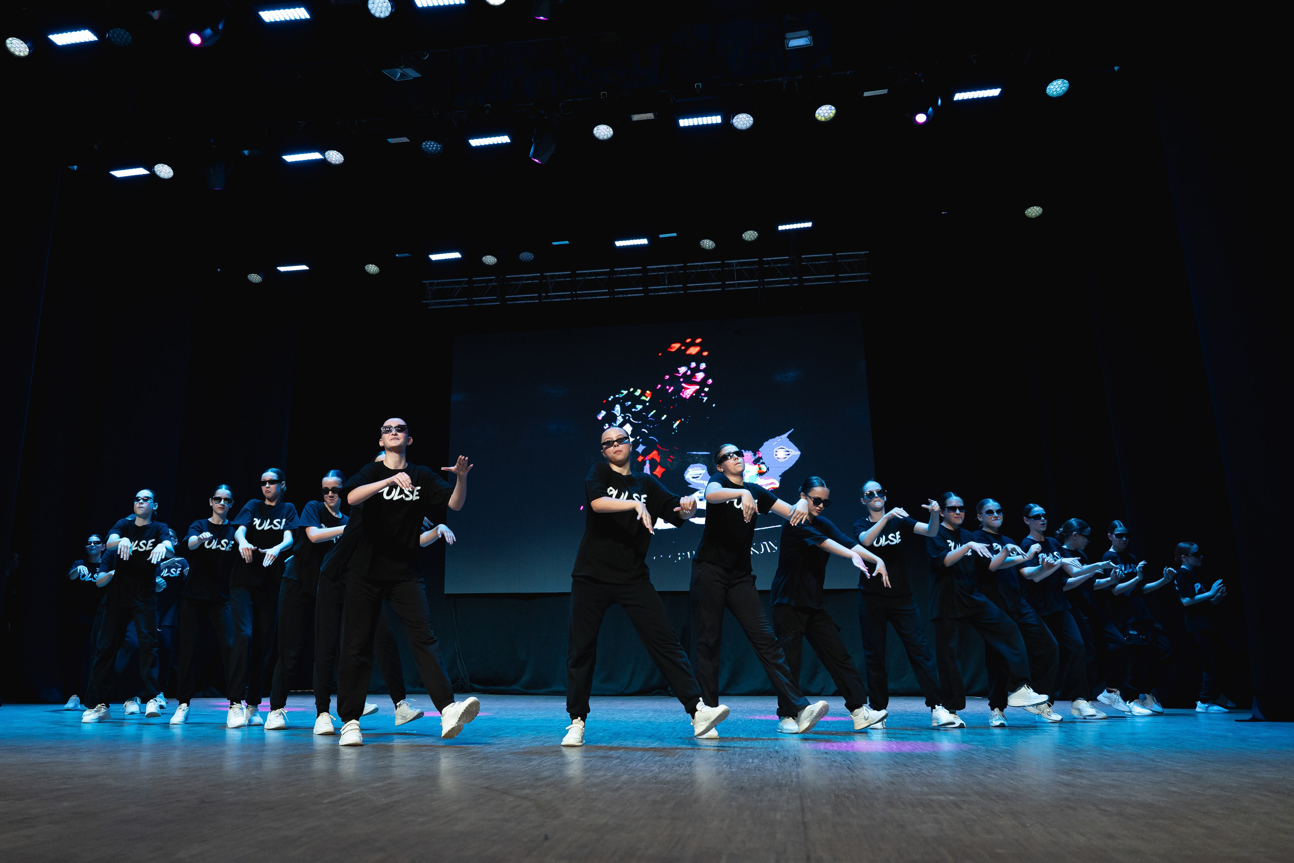 Отчётный концерт танцевально-спортивного клуба «PULSE». Портретный и репортажный фотограф в Воронеже: Анастасия Пузикова