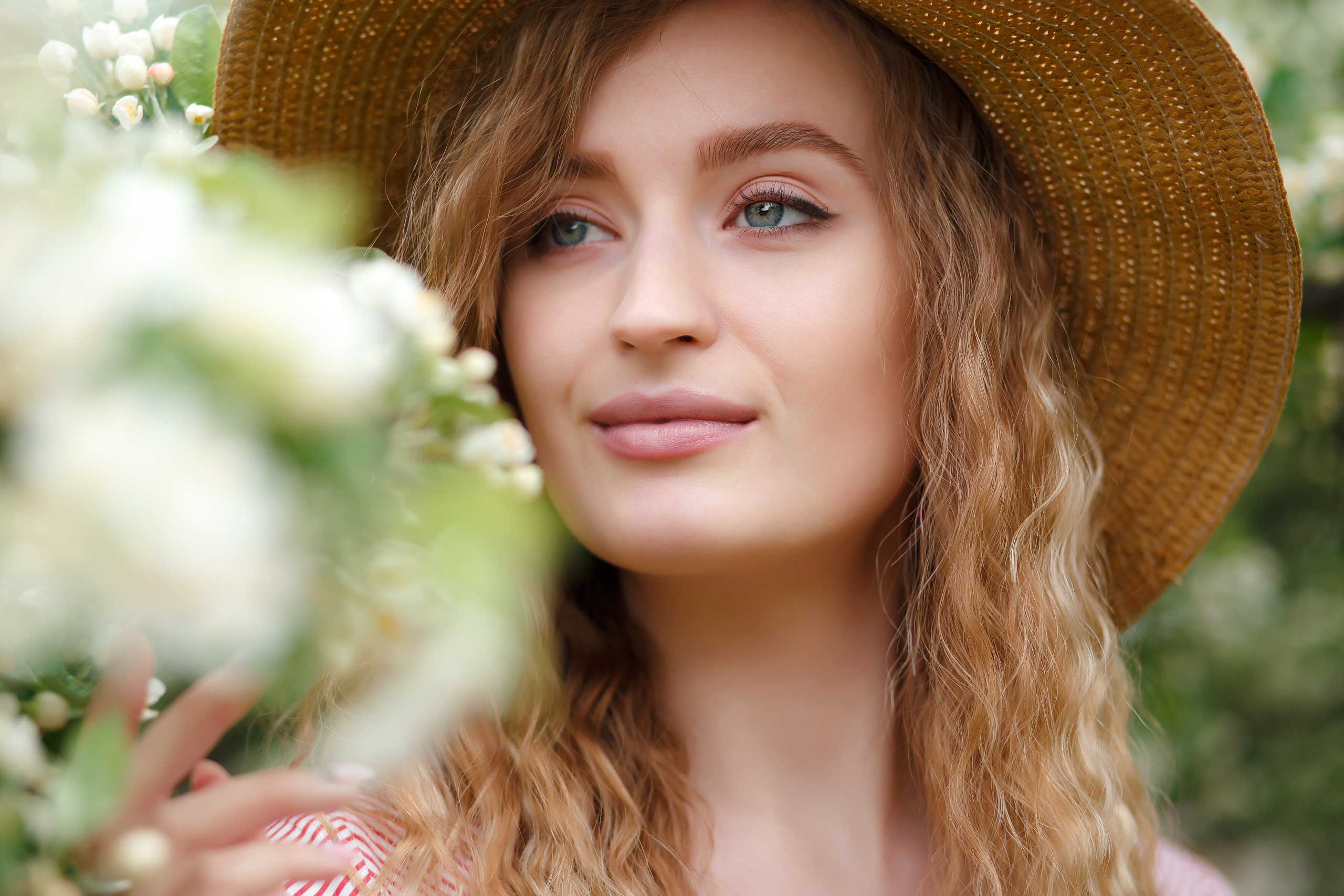 Фотосессия с Настей по цветущим садам. Свадебный и семейный фотограф Витебск, Минск, Андрей Павлов