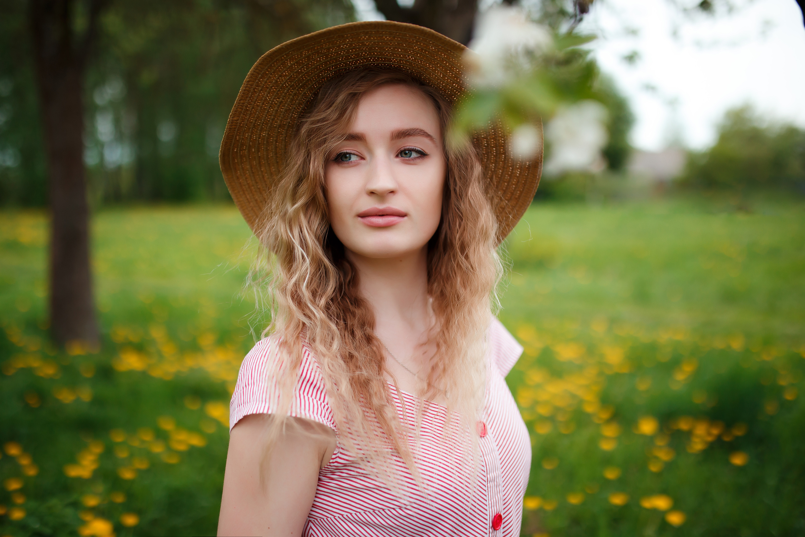 Фотосессия с Настей по цветущим садам. Свадебный и семейный фотограф Витебск, Минск, Андрей Павлов