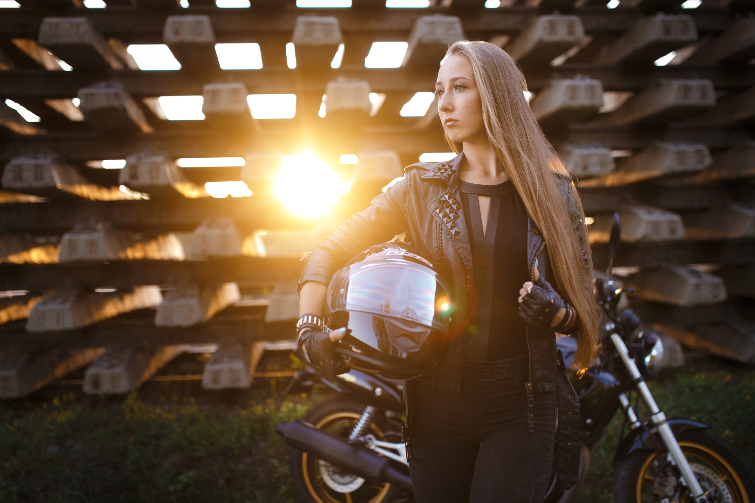 Girl on a black bike. Свадебный и семейный фотограф Витебск, Минск, Андрей Павлов