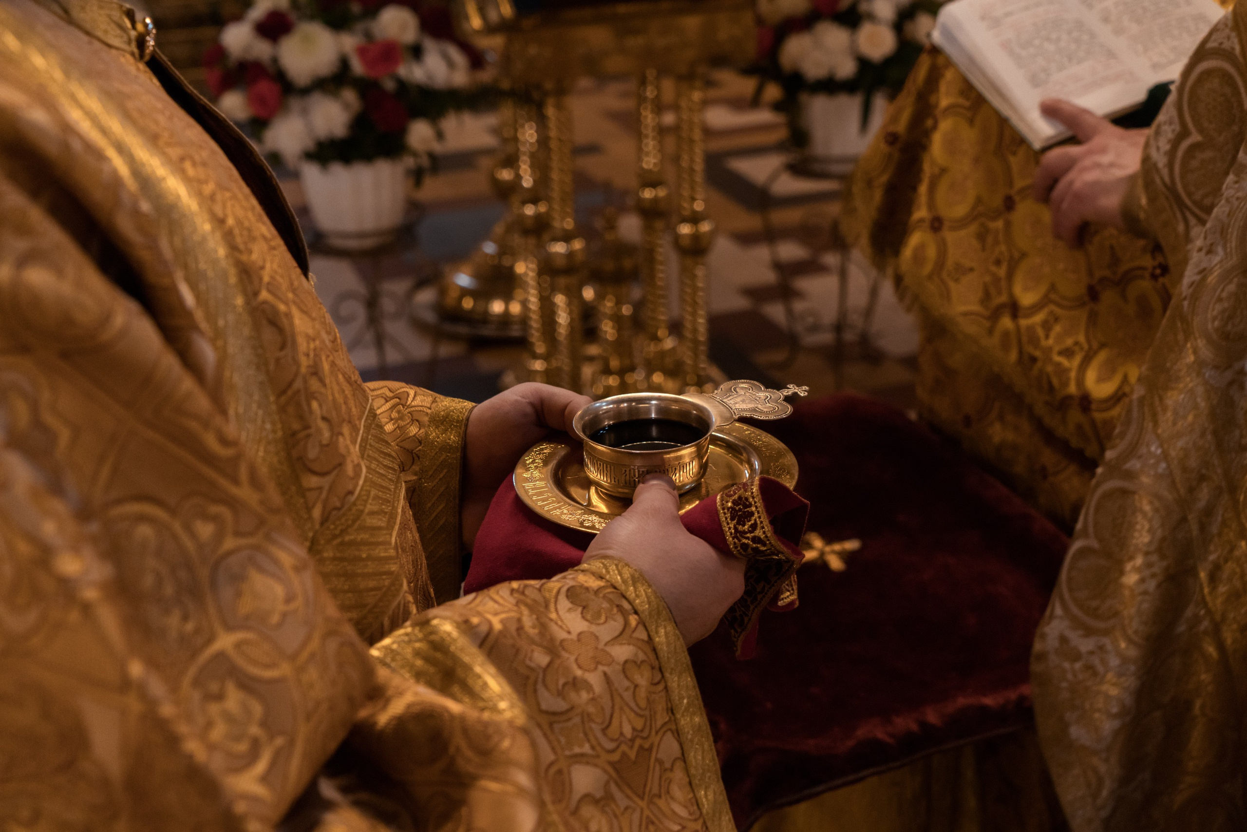 Венчание в храме Петра и Павла в Петергофе. Контент- фотограф, рилсмейкер в Санкт- Петербурге Елена Грие