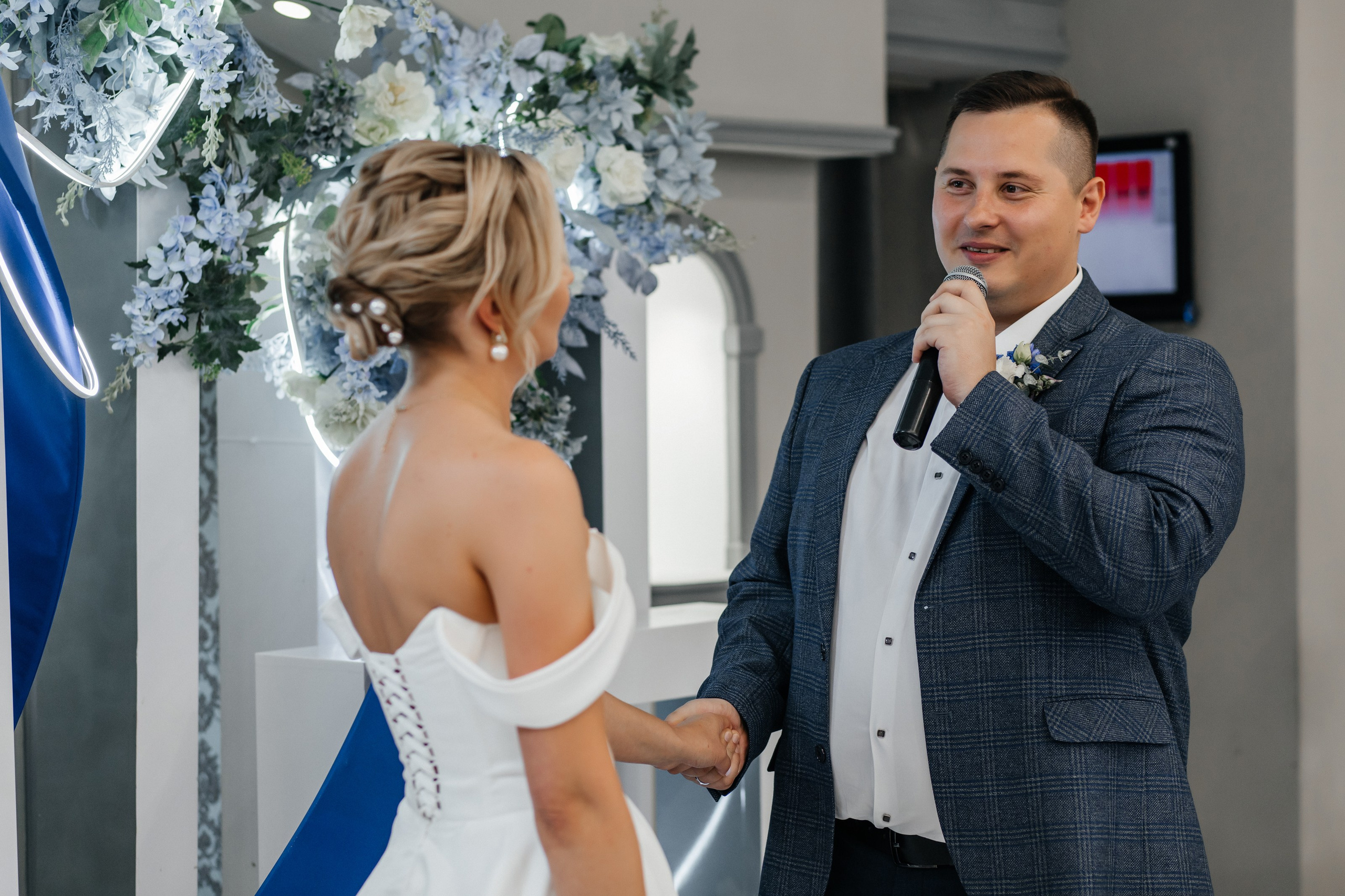 Саша & Валя. Свадебный и портретный фотограф в Омске Антон Карев