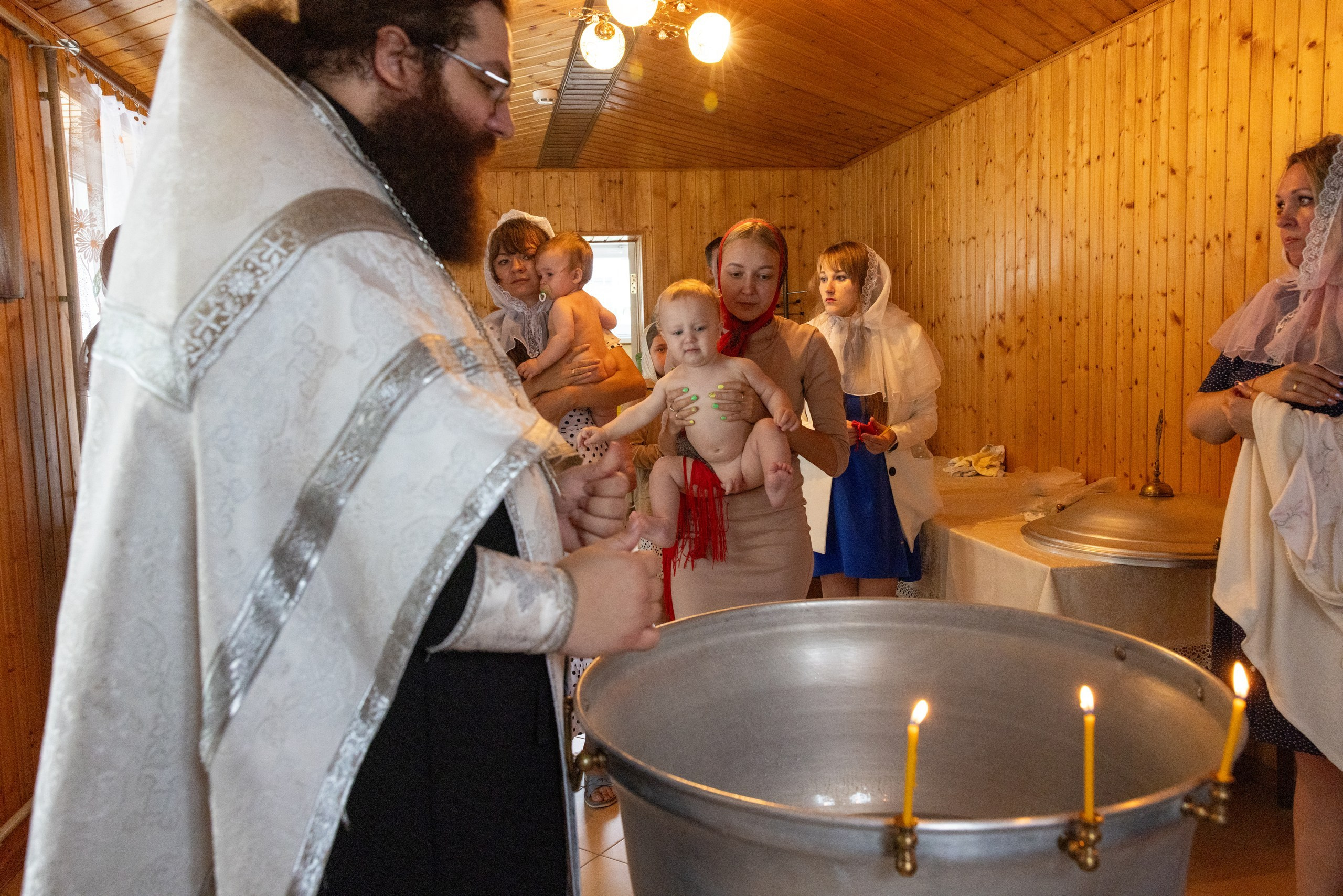 Образец репортажа крещения оригиналы, без искажений, без вспышки, светосильная оптика!. Фотограф в Туле Крупский АнДРей. Фотостудия «КАДР71» в Туле