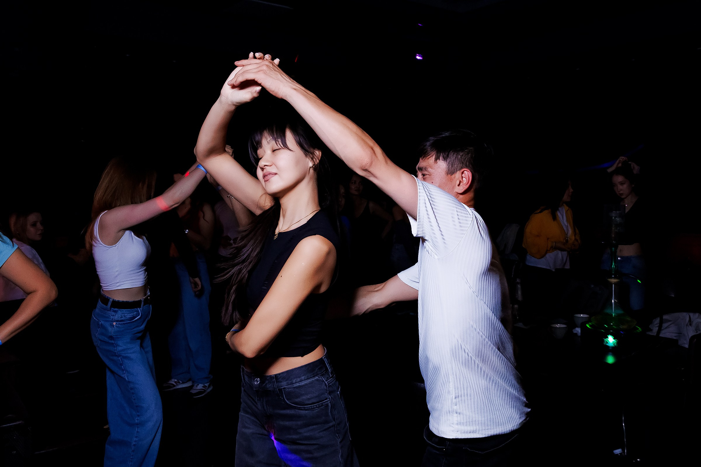 Bachata Party Hola Dance. Репортажный фотограф в Алматы Каюпов Сержан