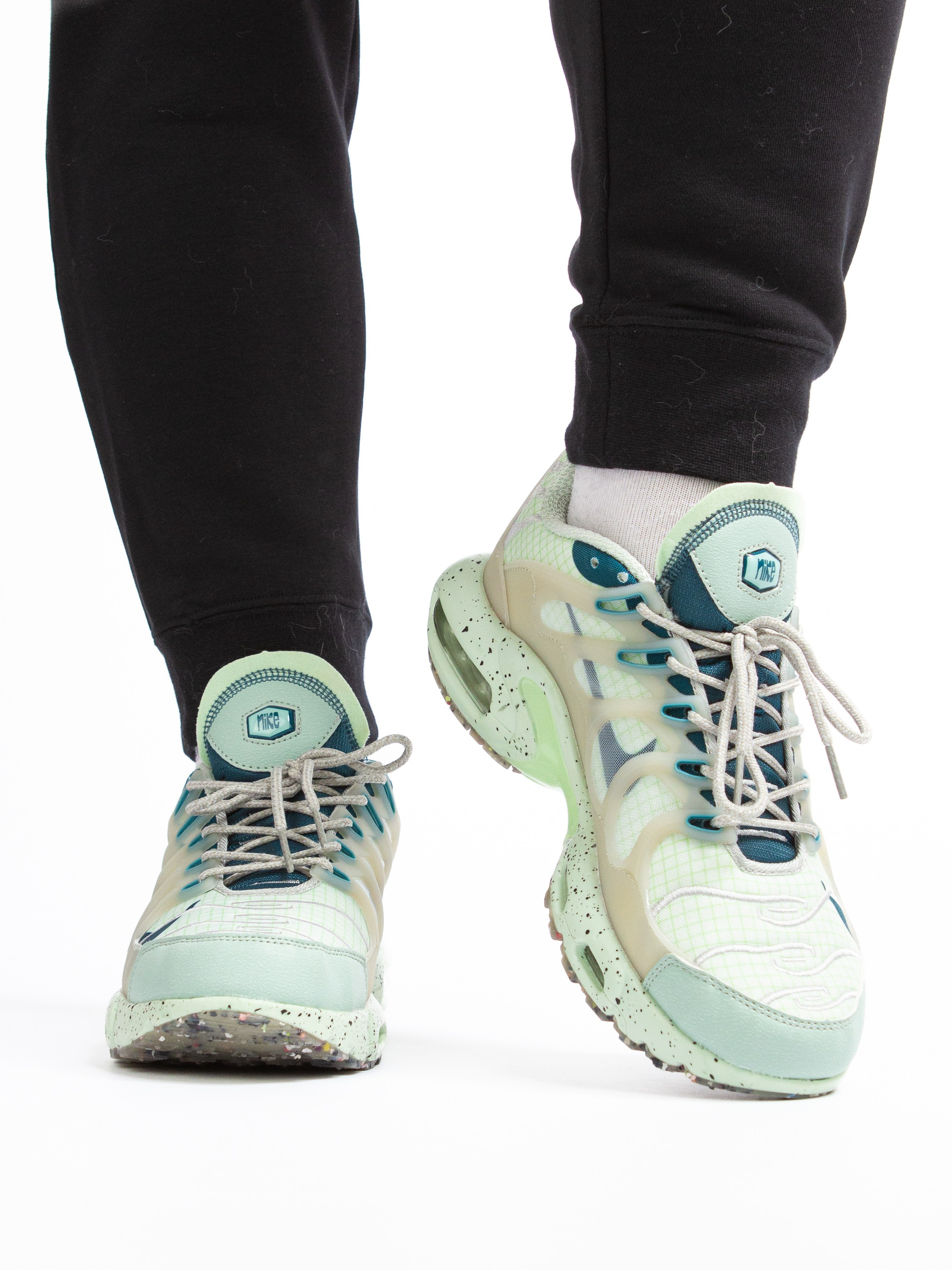 Обувь // Носки. DEWA | фотостудия для маркетплейсов