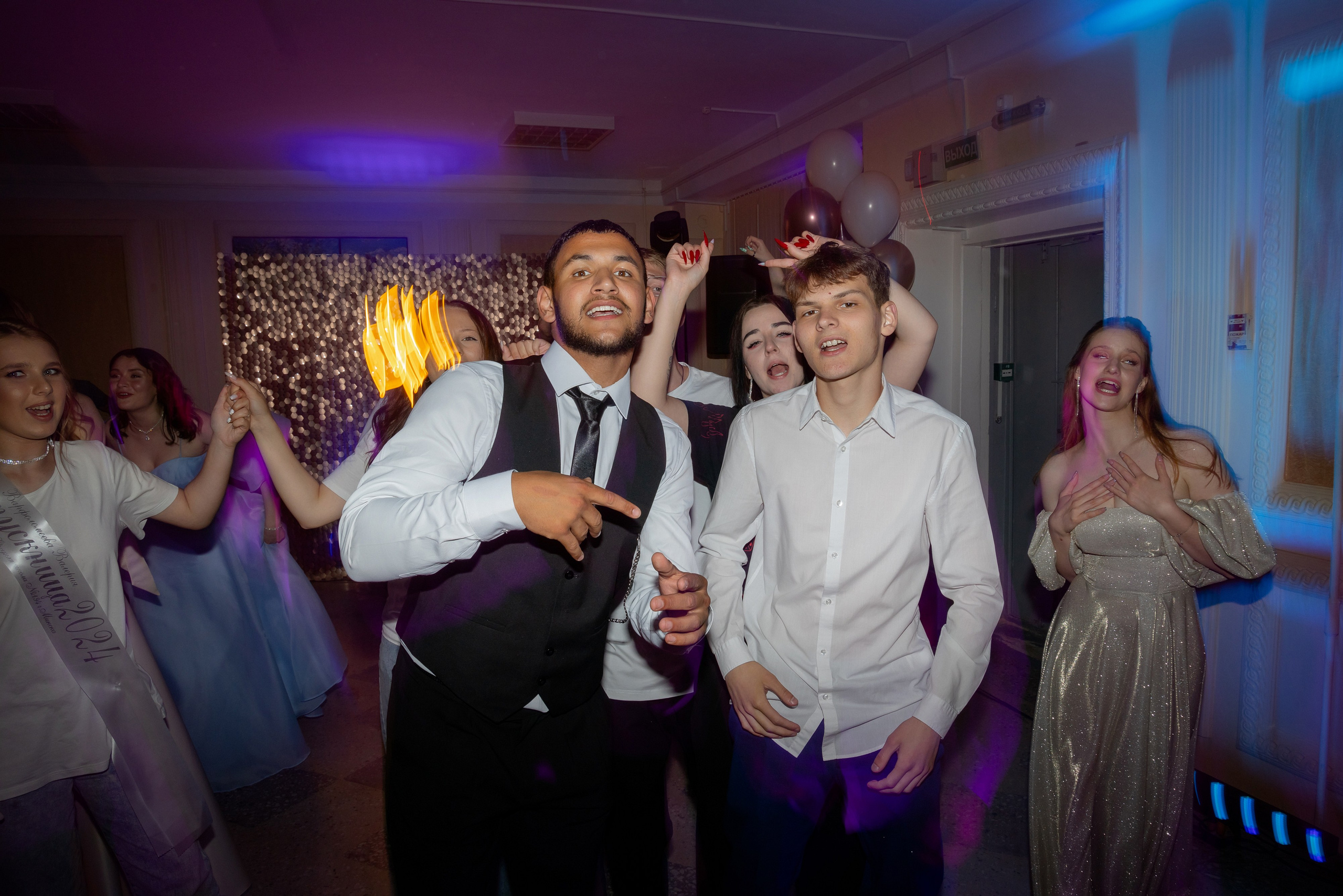 Школьный выпускной 2024 год в Соколе (Минск). Свадебный фотограф в Минске/Беларуси Сергей Спиридонов