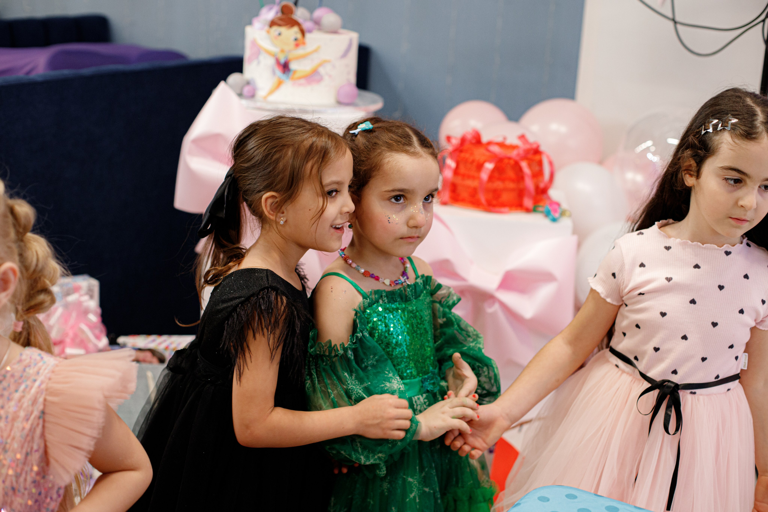 ASIA'S BIRTHDAY PARTY. Photokarish