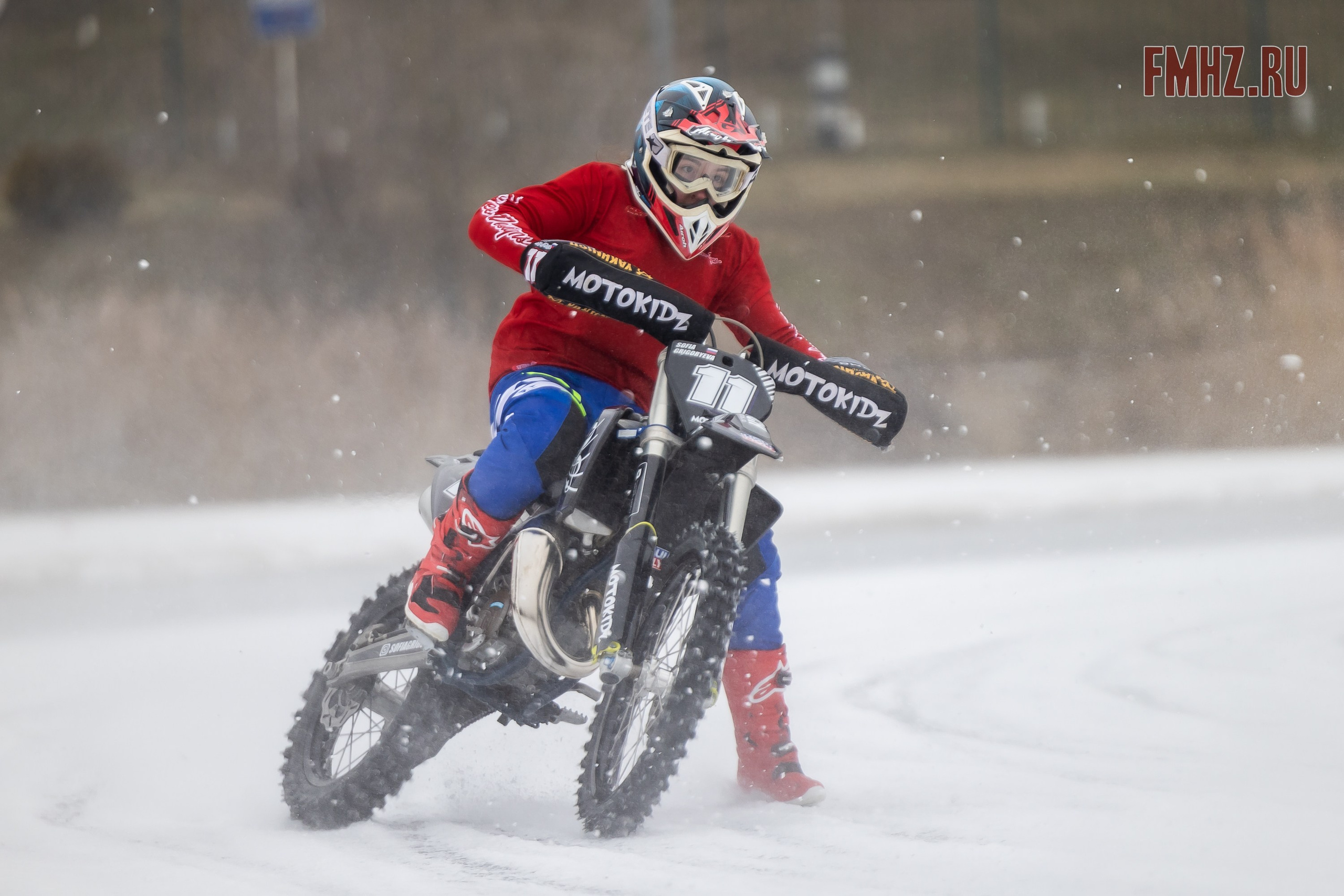Первый этап Кубка МФР по мотокроссу на льду Большого Крылатского пруда в Москве. 8 февраля 2025 г. Фотограф Владимир Охрименко