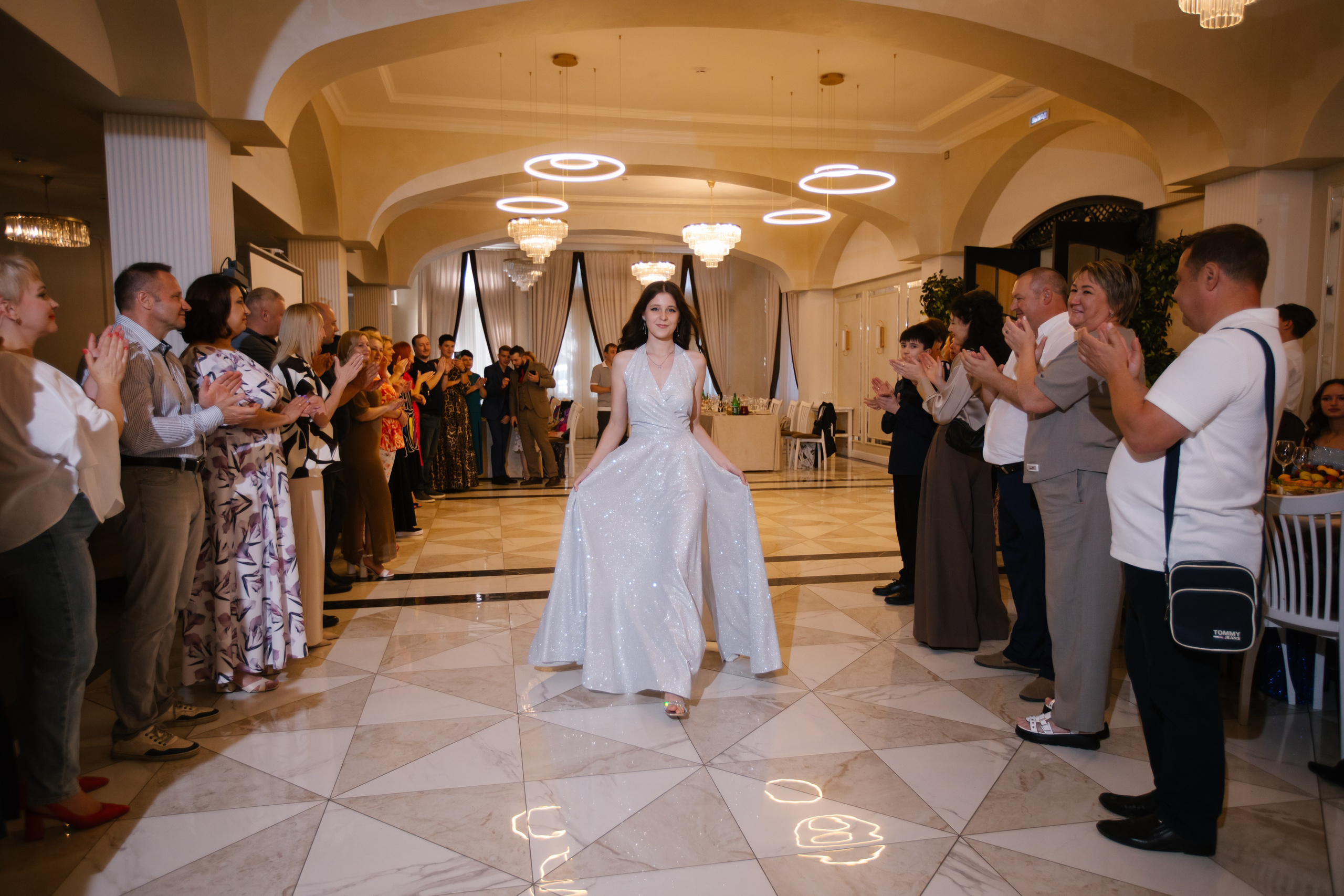 11 класс, ресторан «Тет-а-тет»