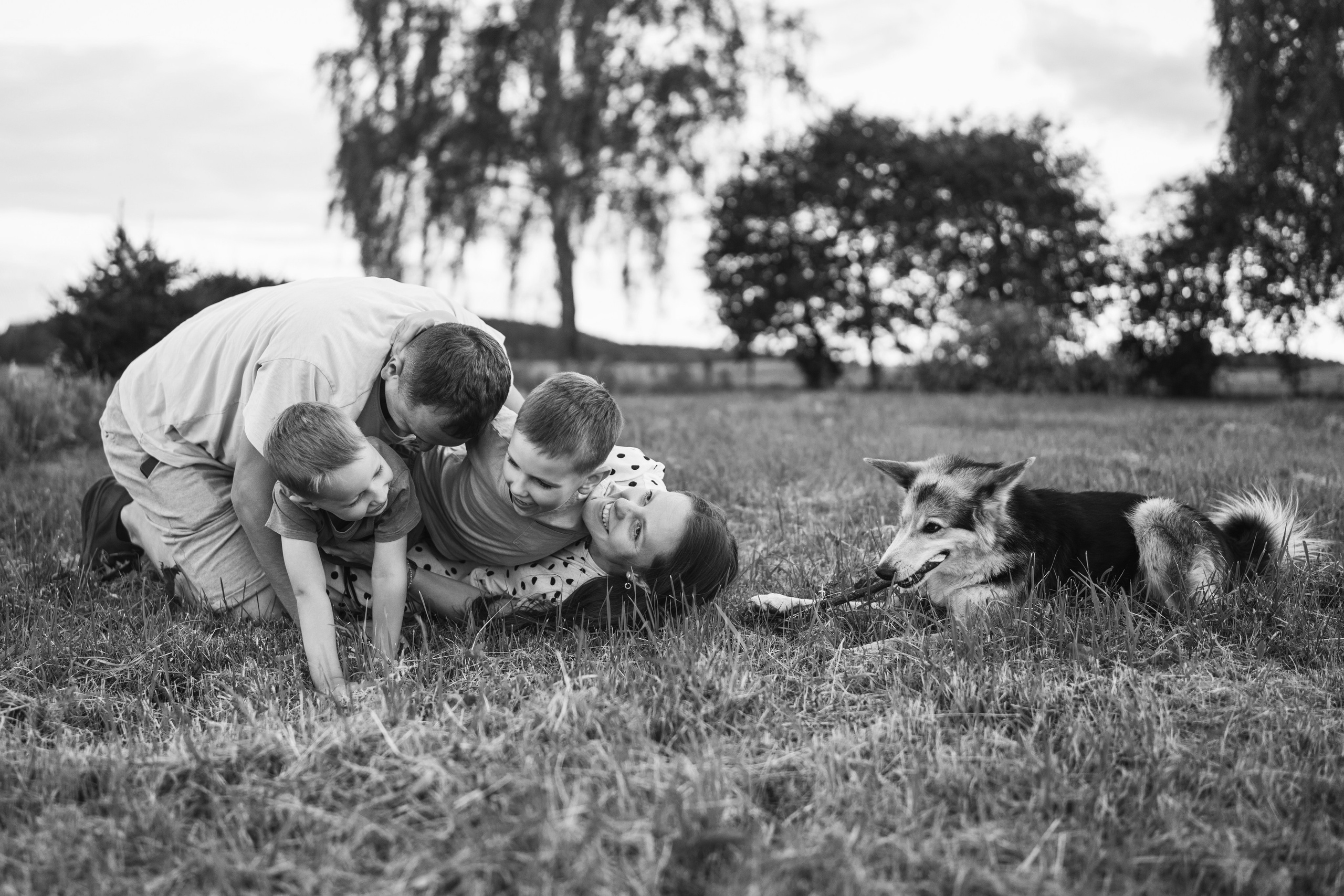 СЪЕМКА НА УЧАСТКЕ. Семья Юлии. Фотограф Марта Козел. Гродно, Беларусь