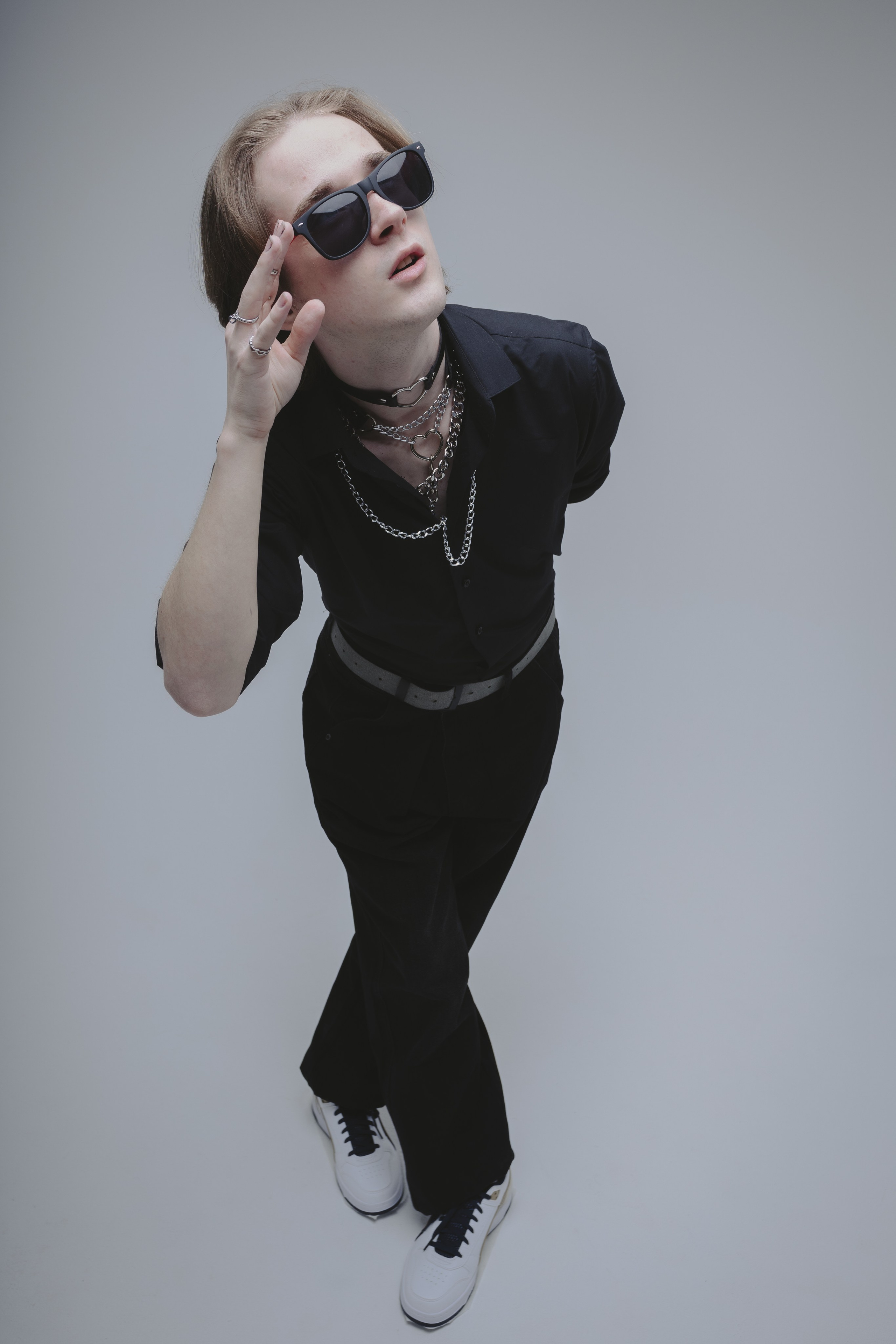 Антон. Фотограф Julia Milton | Портреты, съемки для маркетплейсов, лавстори, съёмка беременности в Санкт-Петербурге. Обучение фотографии в Спб очно