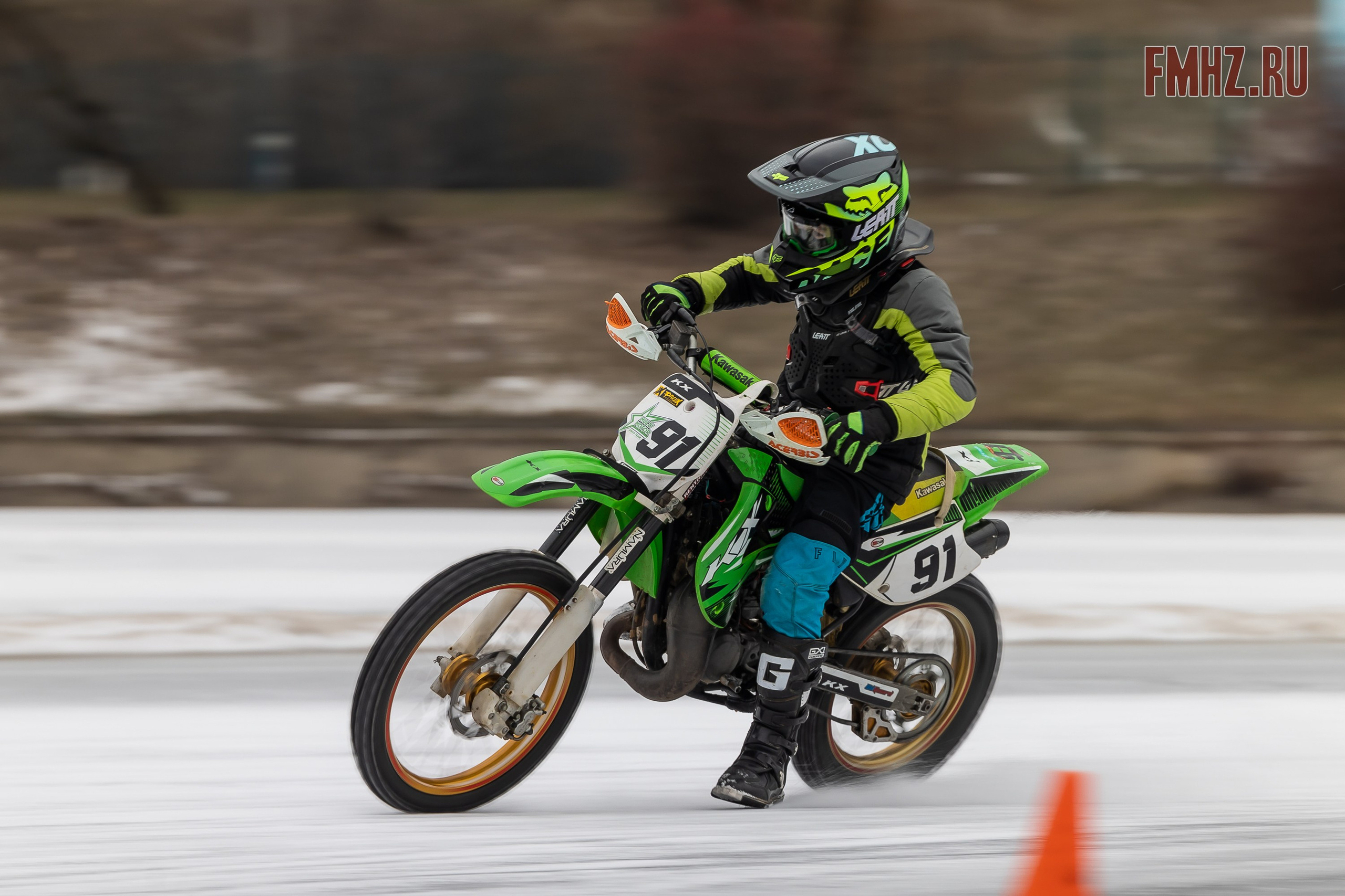 Первый этап Кубка МФР по мотокроссу на льду Большого Крылатского пруда в Москве. 8 февраля 2025 г. Фотограф Владимир Охрименко