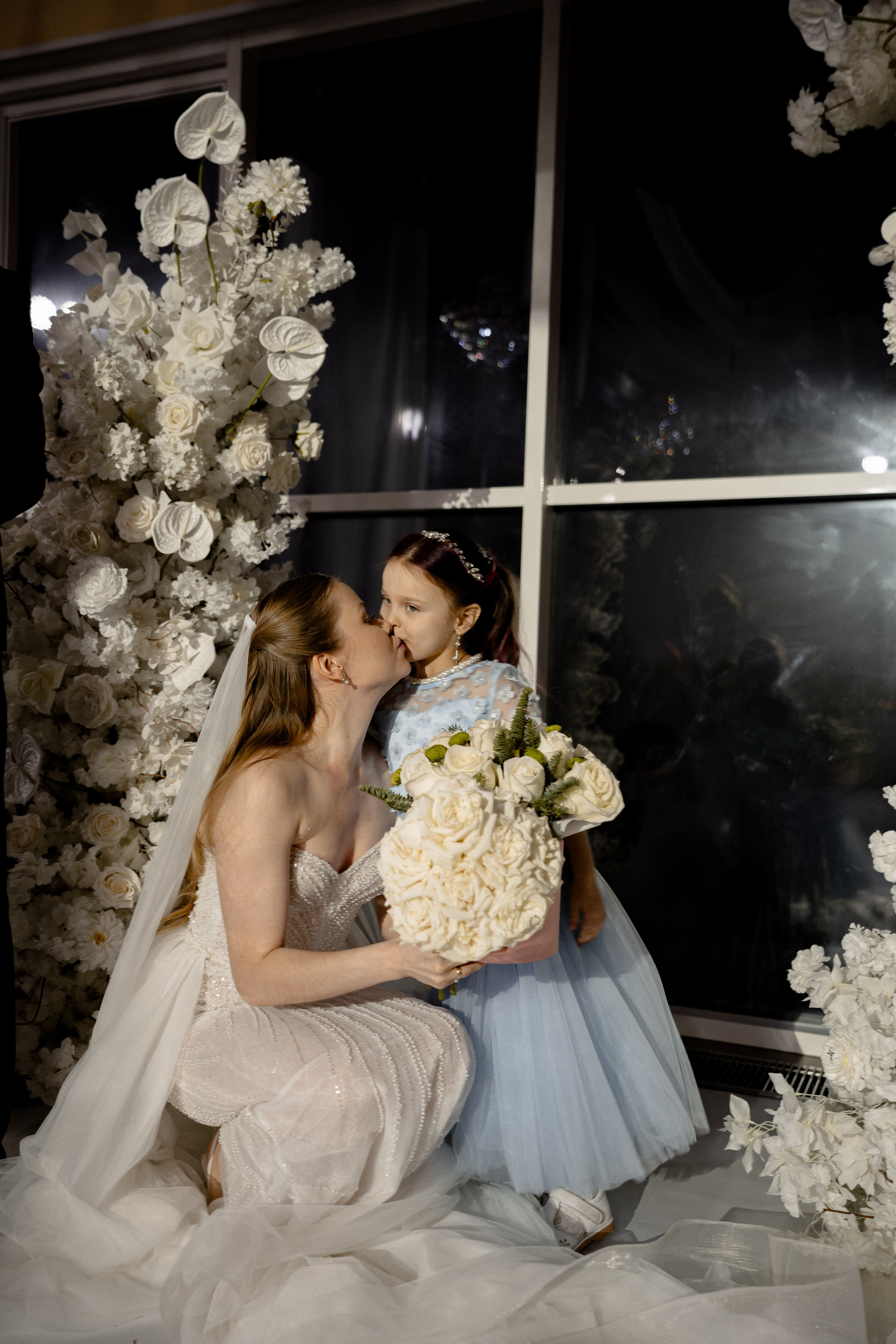 СВАДЕБНАЯ СЬЕМКА СБОРОВ В ОТЕЛЕ И ВЫЕЗД НА ЦЕРЕМОНИЮ (СНЯТО В СИБИРЕ В НИЖНЕВАРТОВСКЕ). Профессиональный фотограф, Санкт-Петербург — Виктория Богомолова