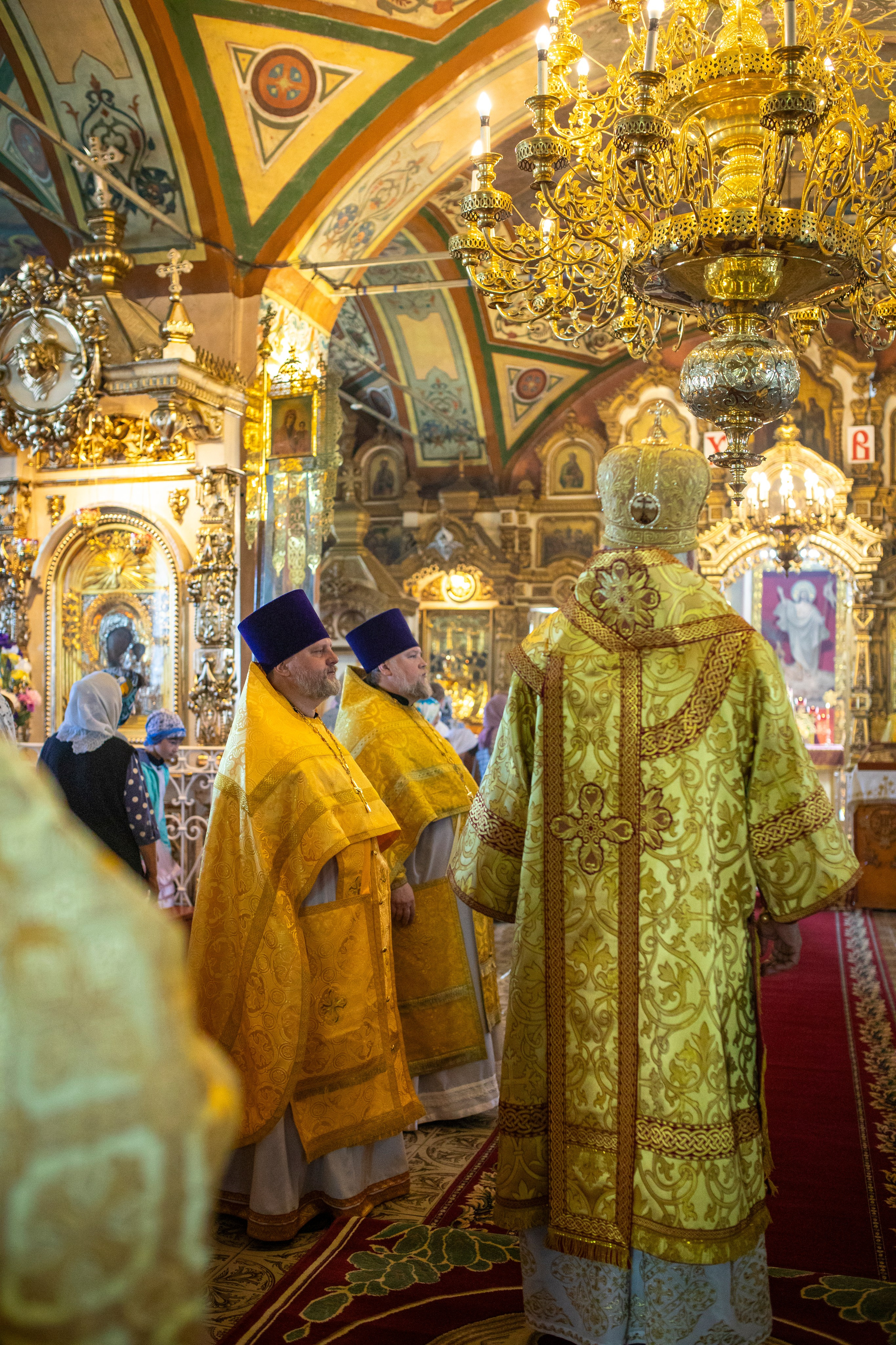 Служба епископа Александровского и Юрьев-Польского Иннокентия. Арт- фотограф Москва