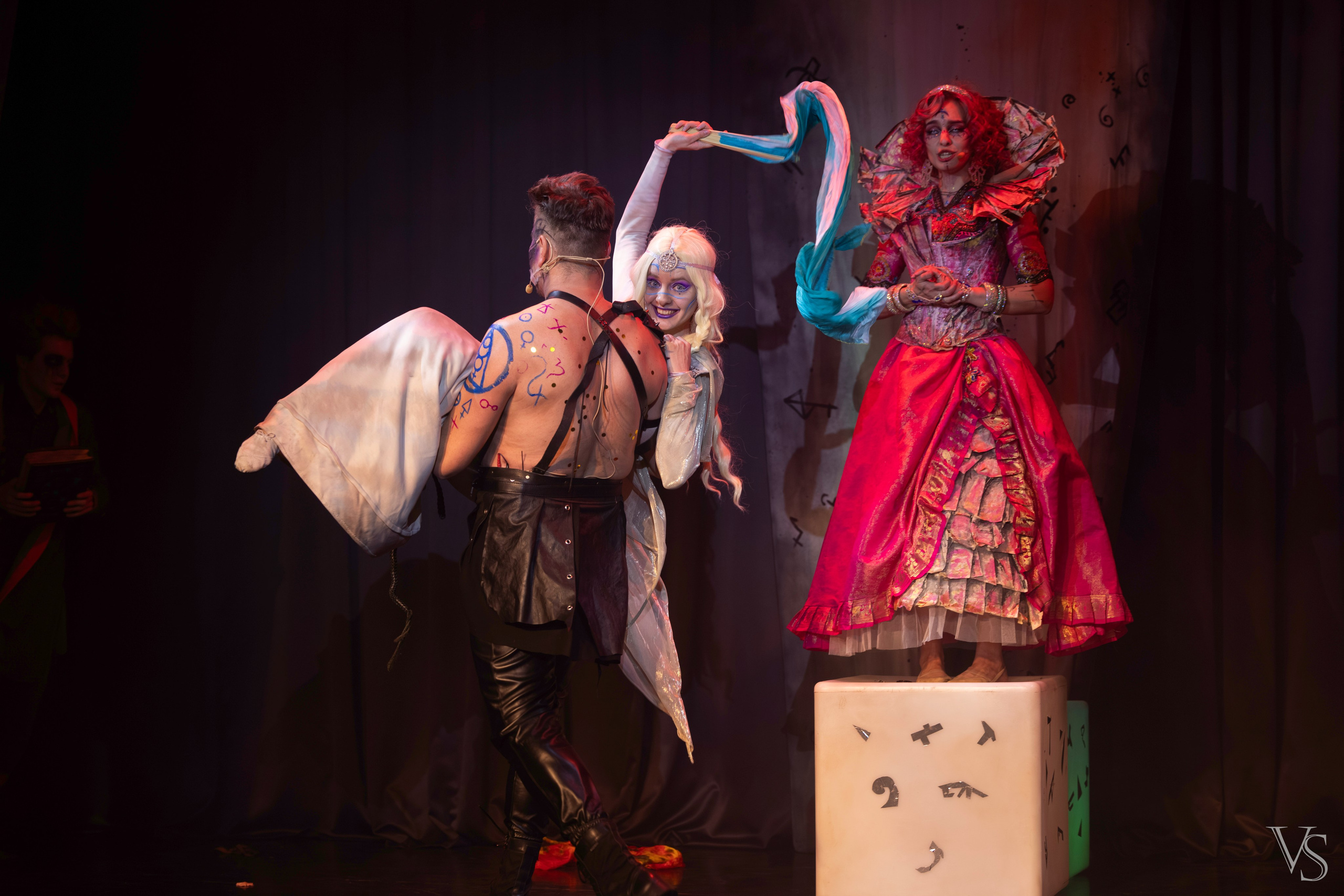 Книга стихий 25.01. Фотограф Виктор Степанов