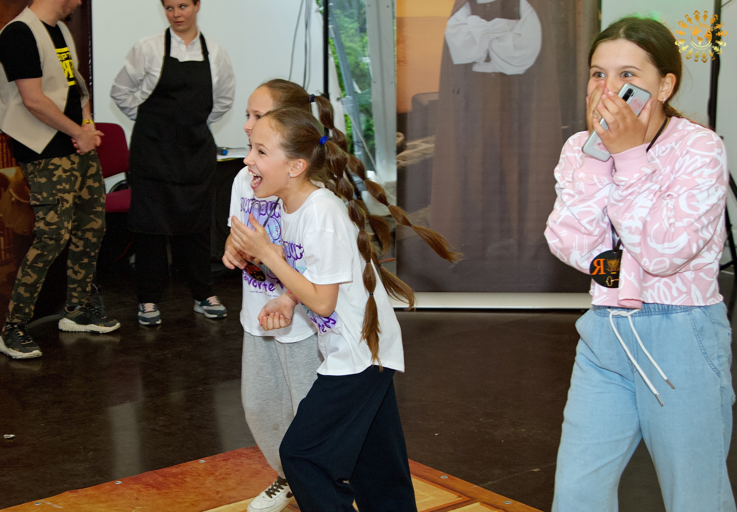 Выпускной 2023 (Школа 1195, 4-й класс). Репортажная съемка в Москве и области. Анималистика