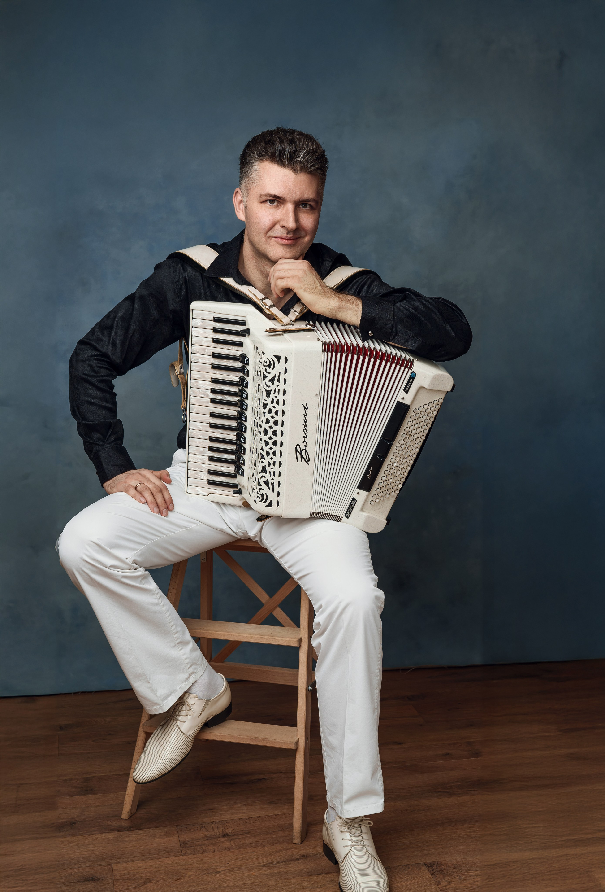 Аккордеонист Мирослав Лелюх
