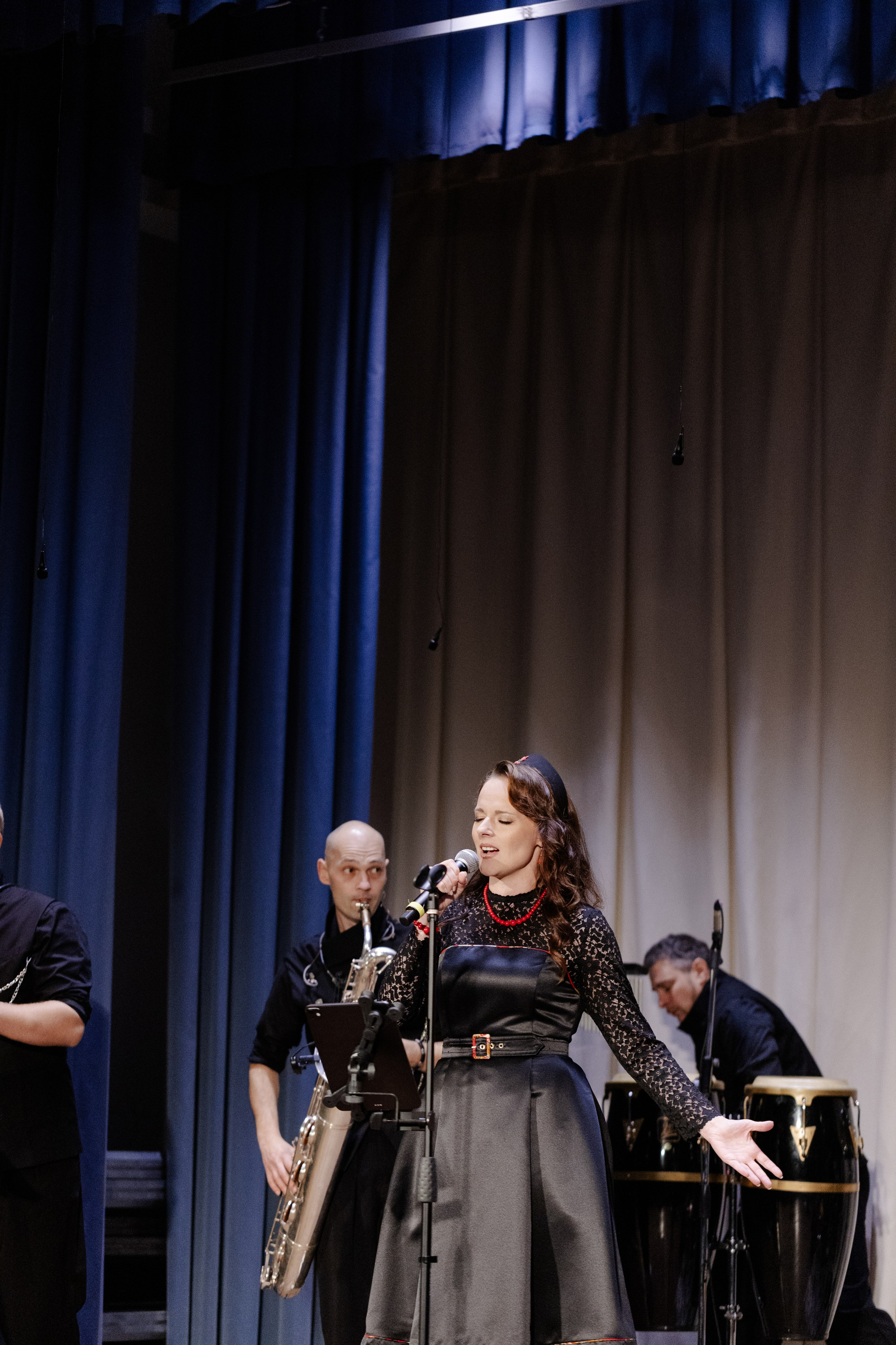 Сольный концерт 4.10. СУРОВЦЕВА project. Эстрадно-народный кавер-бэнд