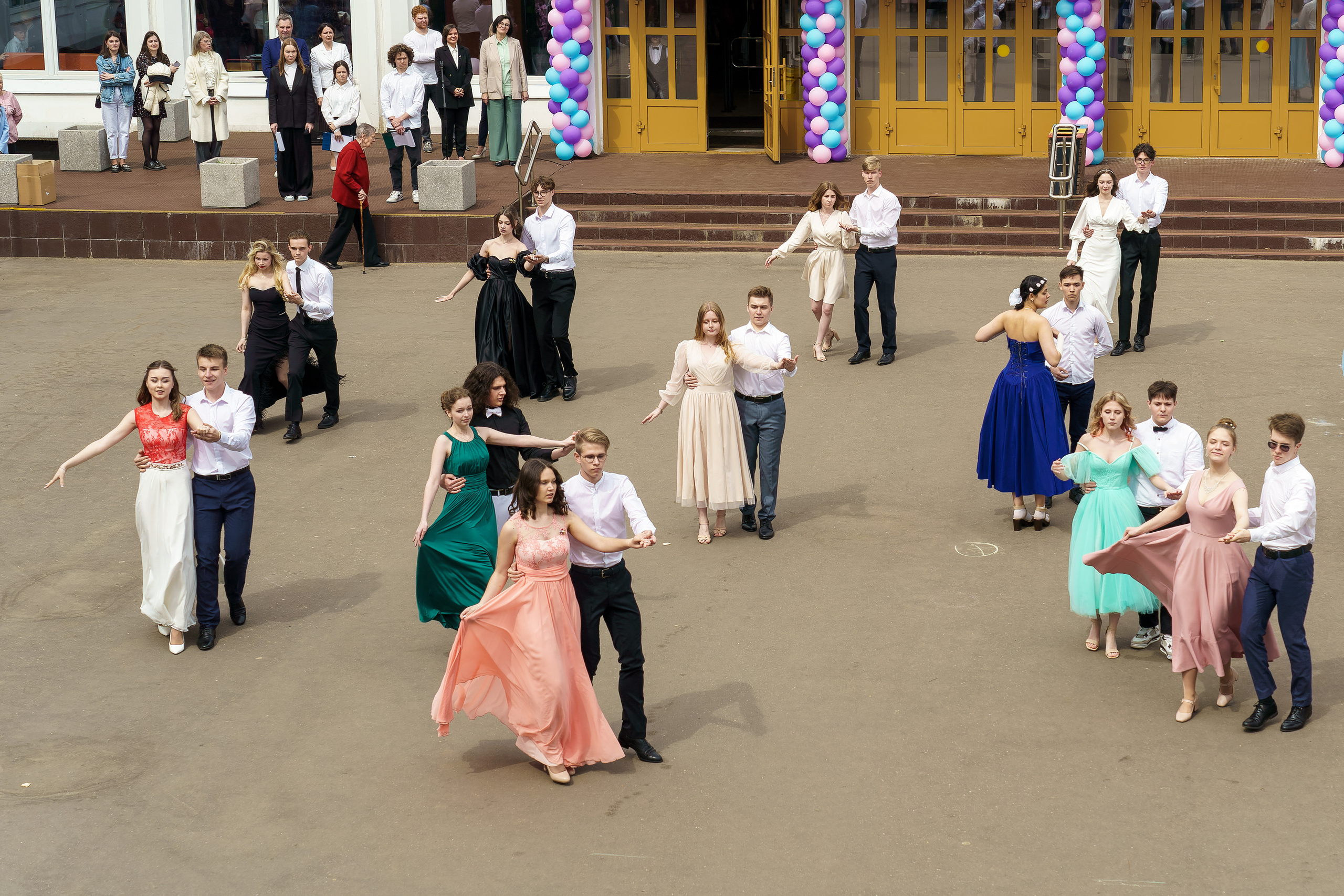 Последний звонок, выпускной в школе. «Студия DRONAVT`s» — видеосъёмка и фотография г. Москва