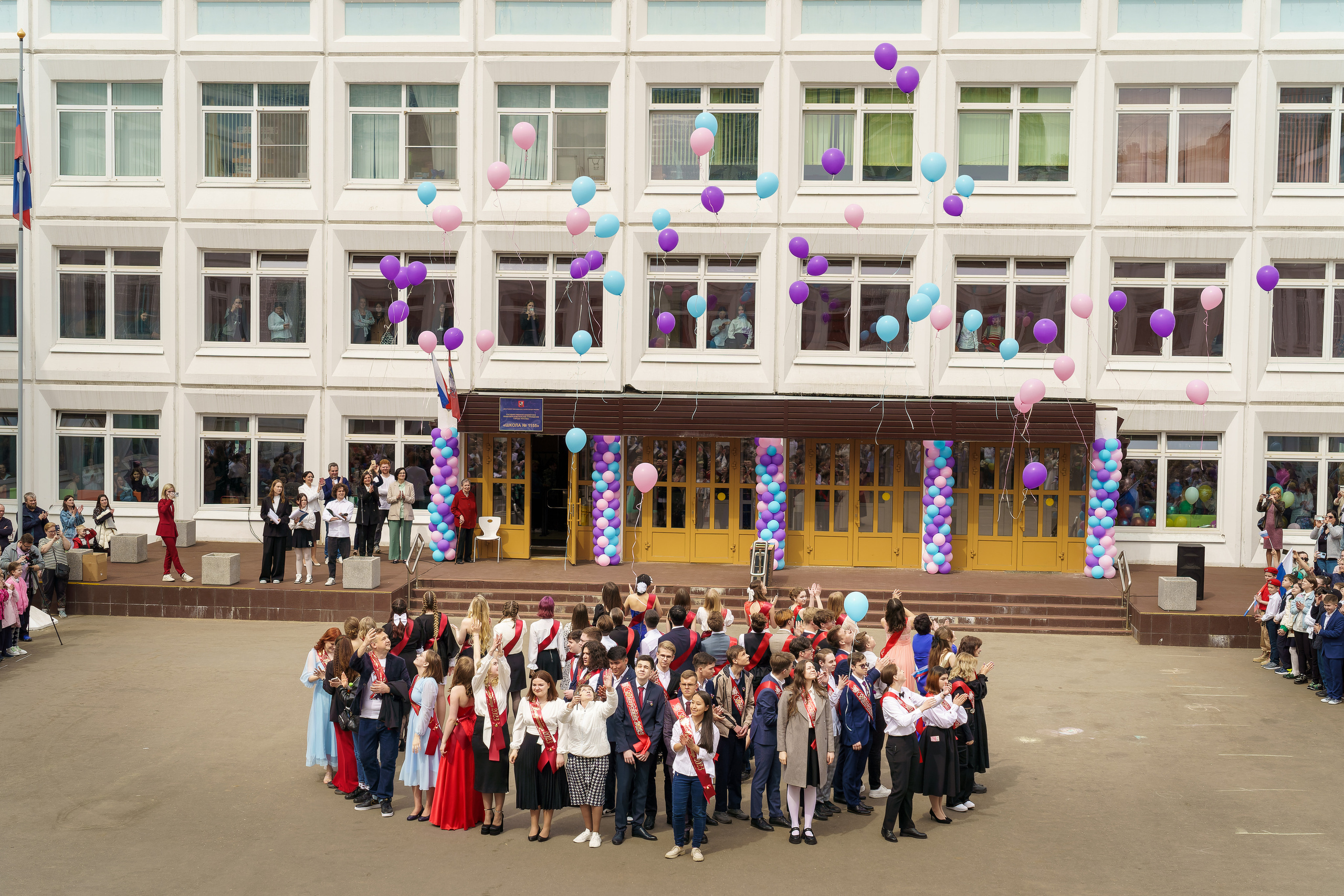 Последний звонок, выпускной в школе. «Студия DRONAVT`s» — видеосъёмка и фотография г. Москва