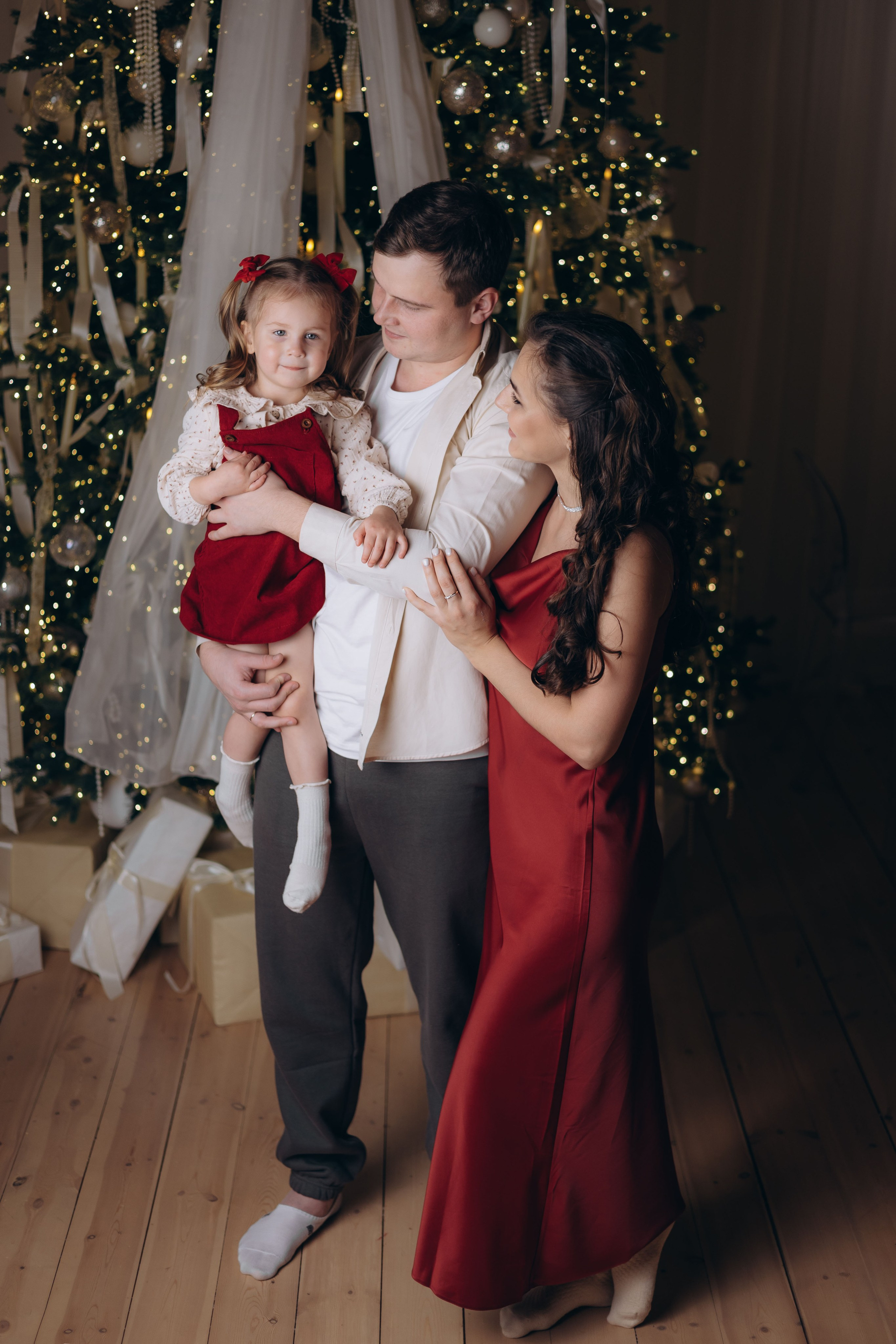 Ирина, Вадим и Милана. Свадебный и семейный фотограф в Новосибирске Дарья Кель