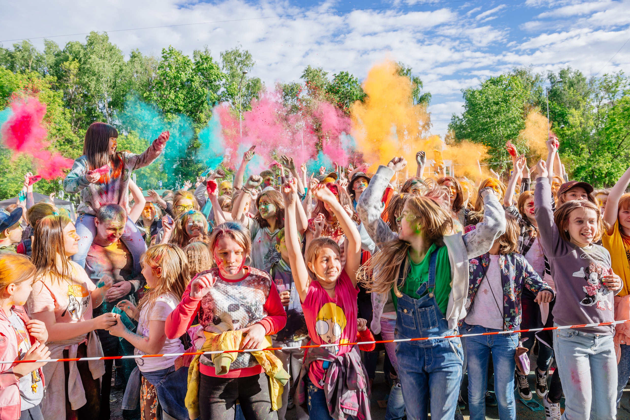 Фестиваль красок Holi. Москва, МО. Фотограф LANA STIL. Семейный, репортажный фотограф, студия. Женский, мужской портрет. Фотографирую территориально в г. Королев, Москва, МО