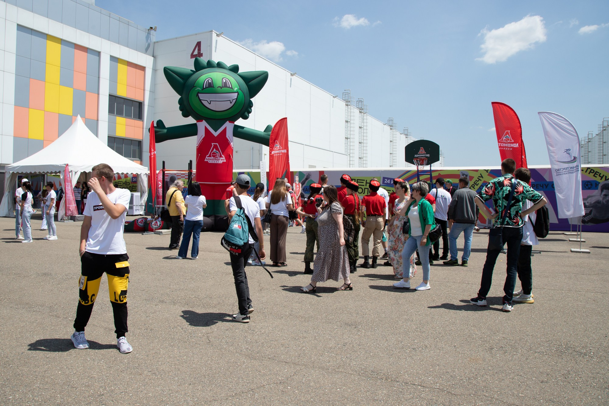 Краевой День молодёжи в Краснодаре 2023. Репортажный, промышленный и маркетплейс-фотограф Дмитрий Чернат