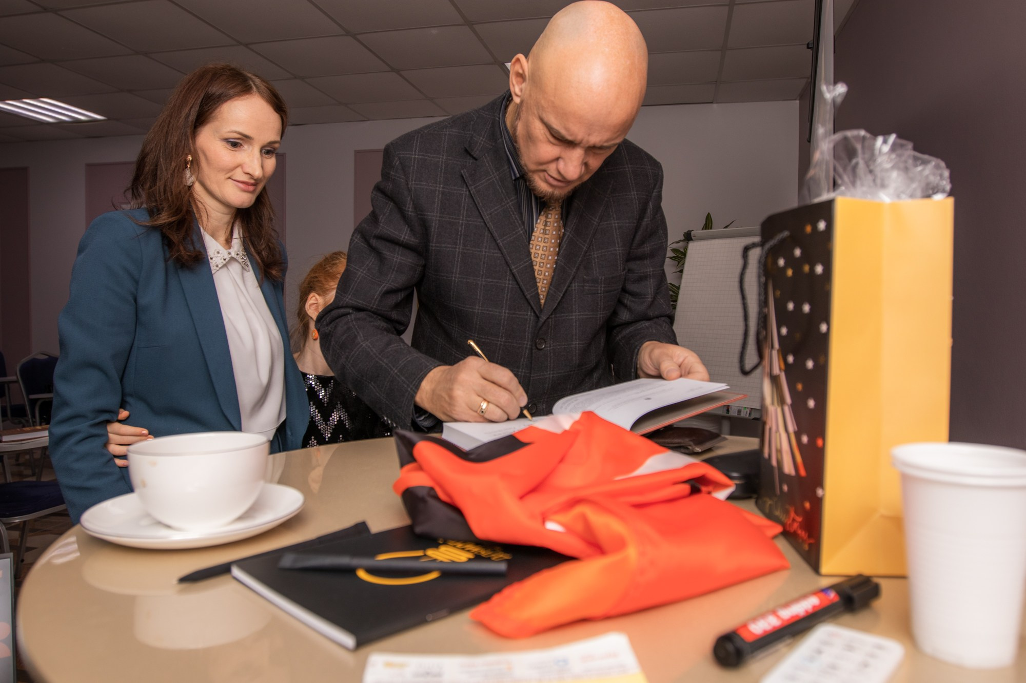 Встреча с потомком шоколадной фабрики Абрикосовых. Репортажный, промышленный и маркетплейс-фотограф Дмитрий Чернат